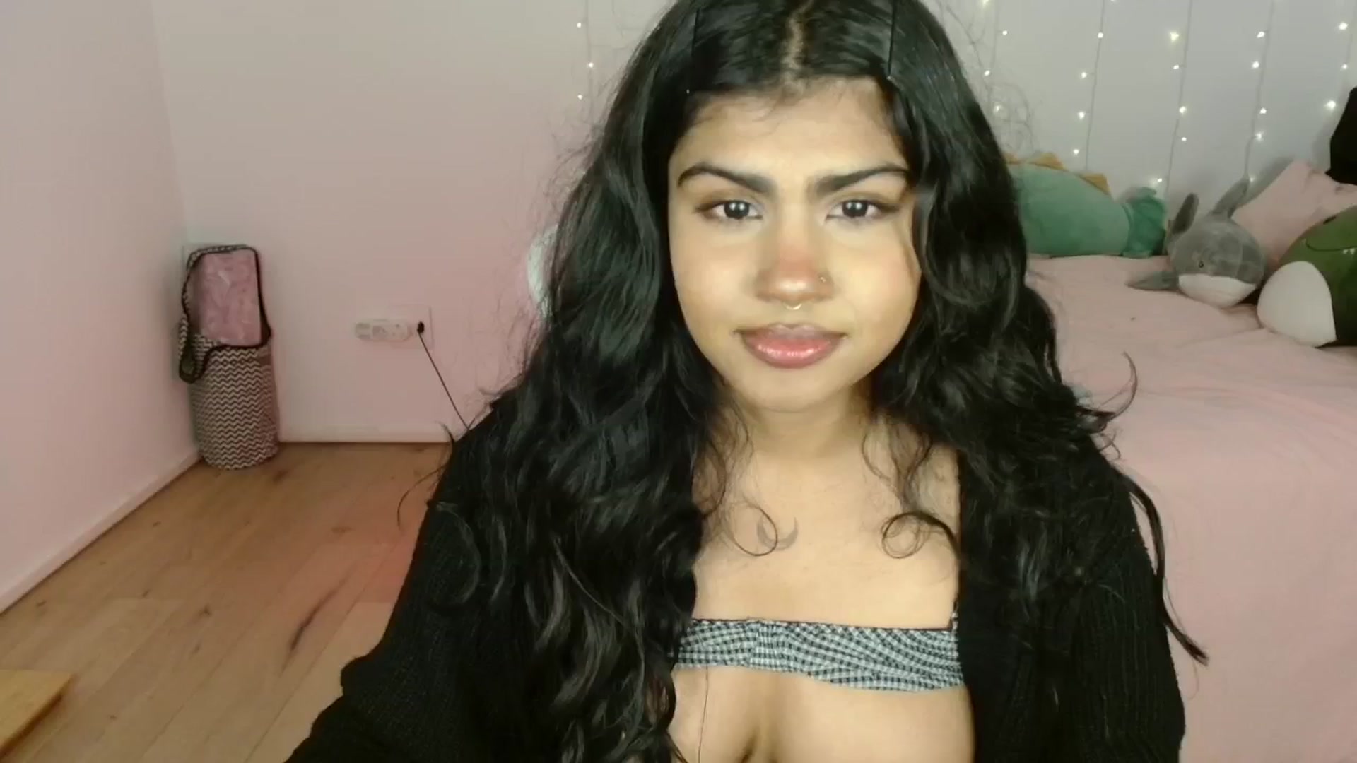 Gallery image thumbnail from Katara_'s myfreecams stream on, 07/04/2024, 09:27 image 8 of 20