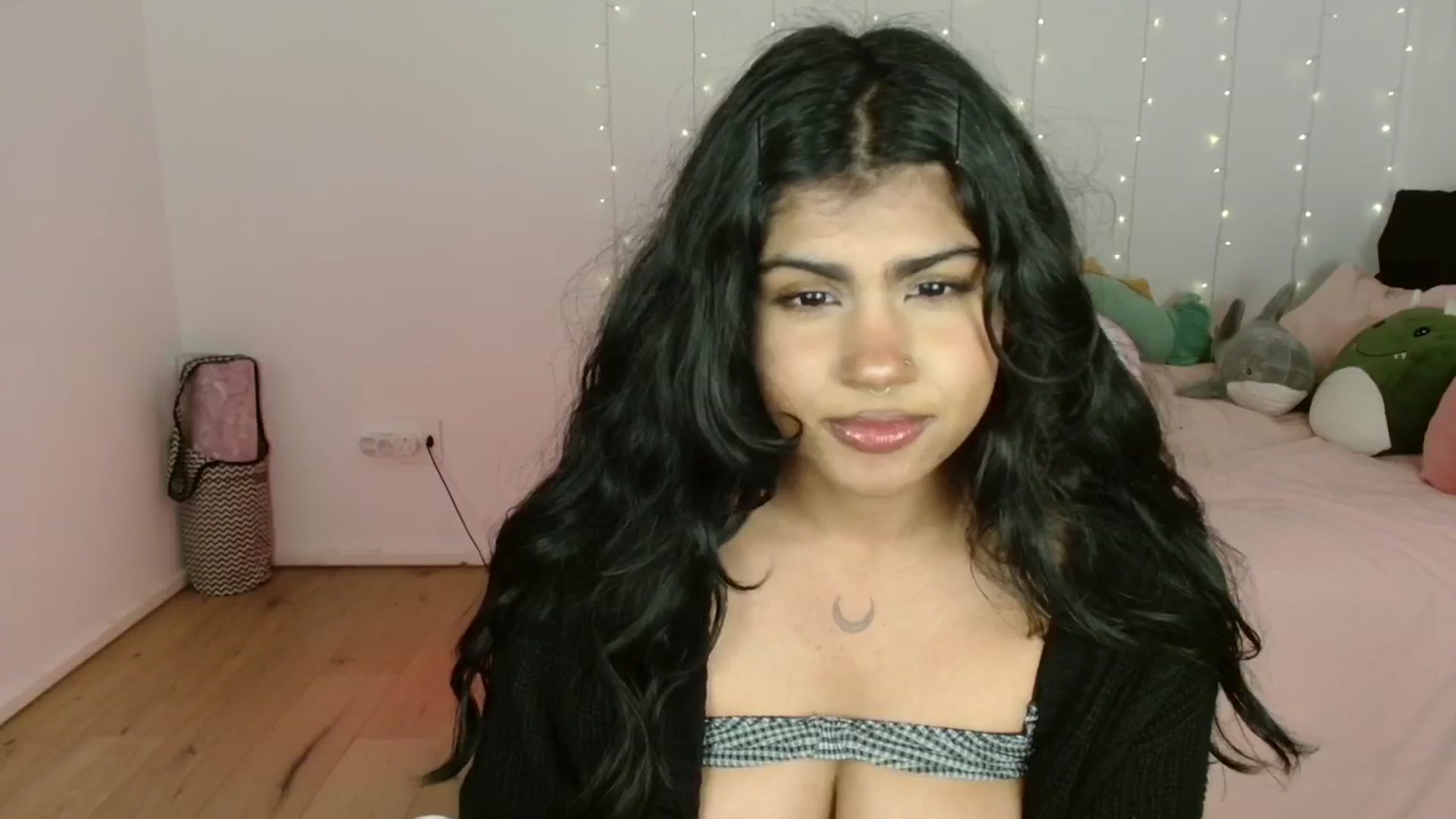 Gallery image thumbnail from Katara_'s myfreecams stream on, 07/04/2024, 10:34 image 15 of 20