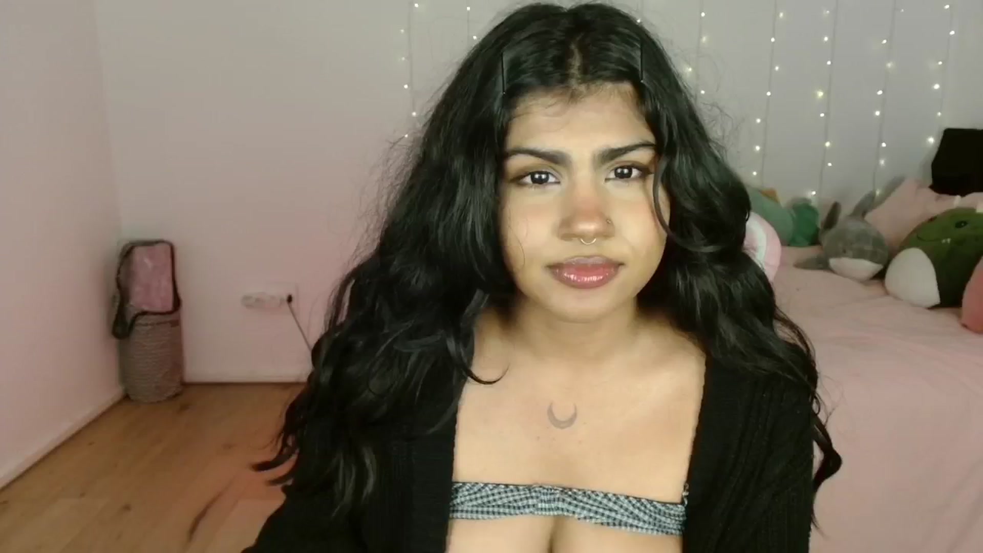 Gallery image thumbnail from Katara_'s myfreecams stream on, 07/04/2024, 10:34 image 10 of 20