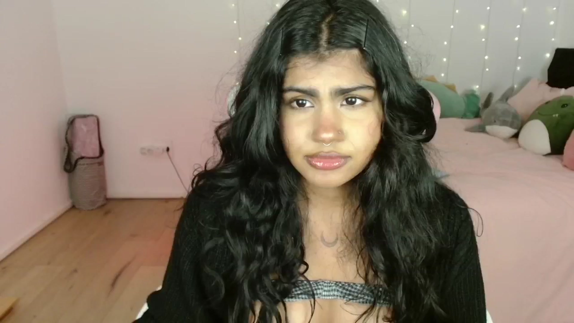 Gallery image thumbnail from Katara_'s myfreecams stream on, 07/04/2024, 10:34 image 6 of 20
