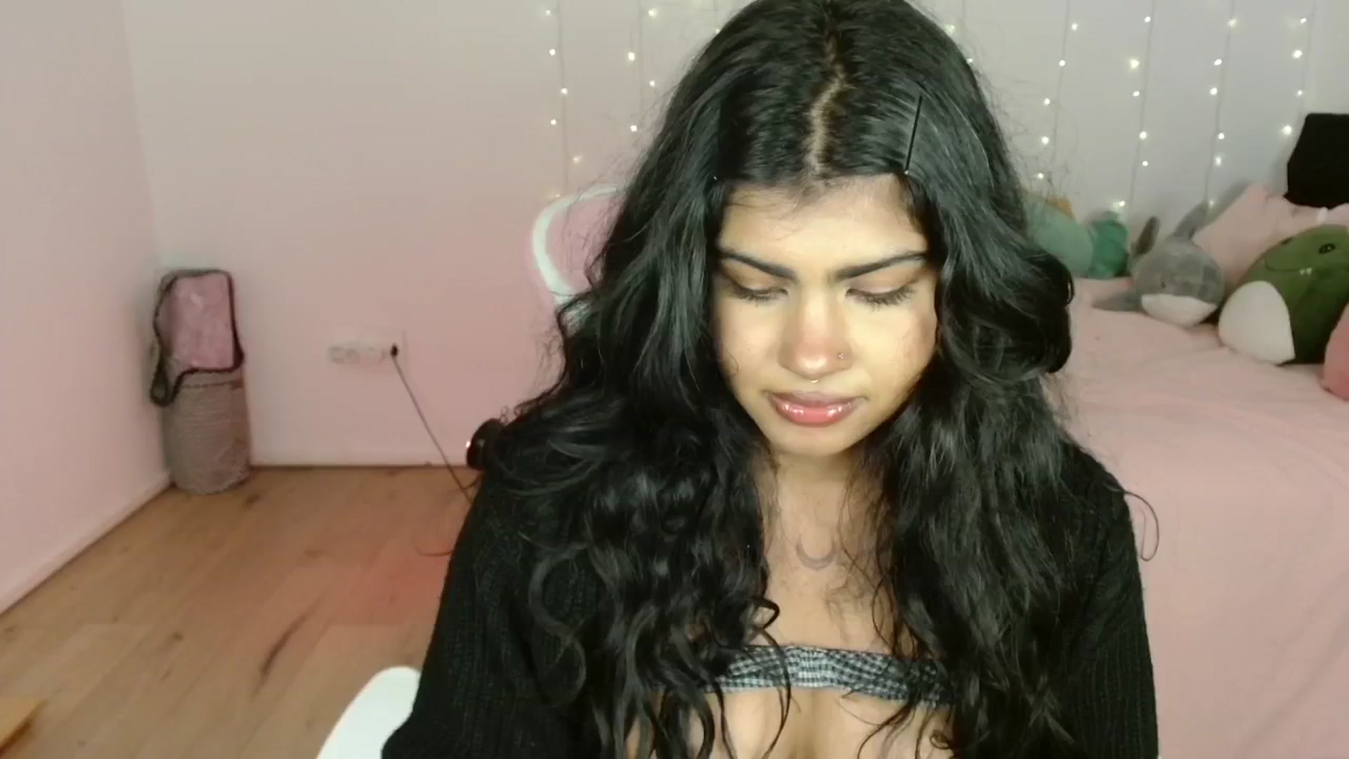 Gallery image thumbnail from Katara_'s myfreecams stream on, 07/04/2024, 10:34 image 7 of 20
