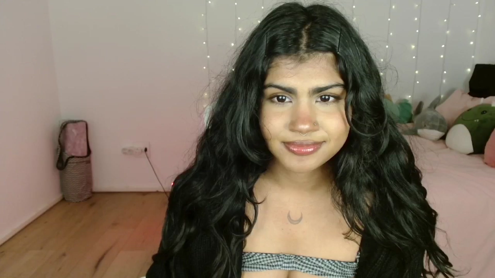 Gallery image thumbnail from Katara_'s myfreecams stream on, 07/04/2024, 10:34 image 16 of 20