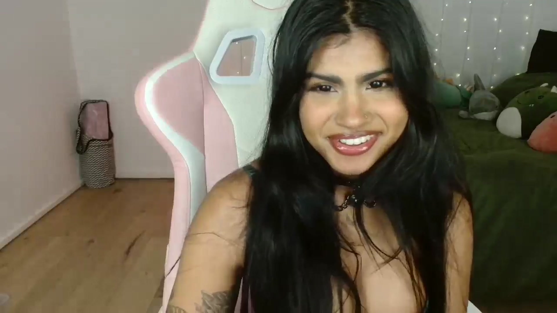 Gallery image thumbnail from Katara_'s myfreecams stream on, 07/15/2024, 11:58 image 8 of 20