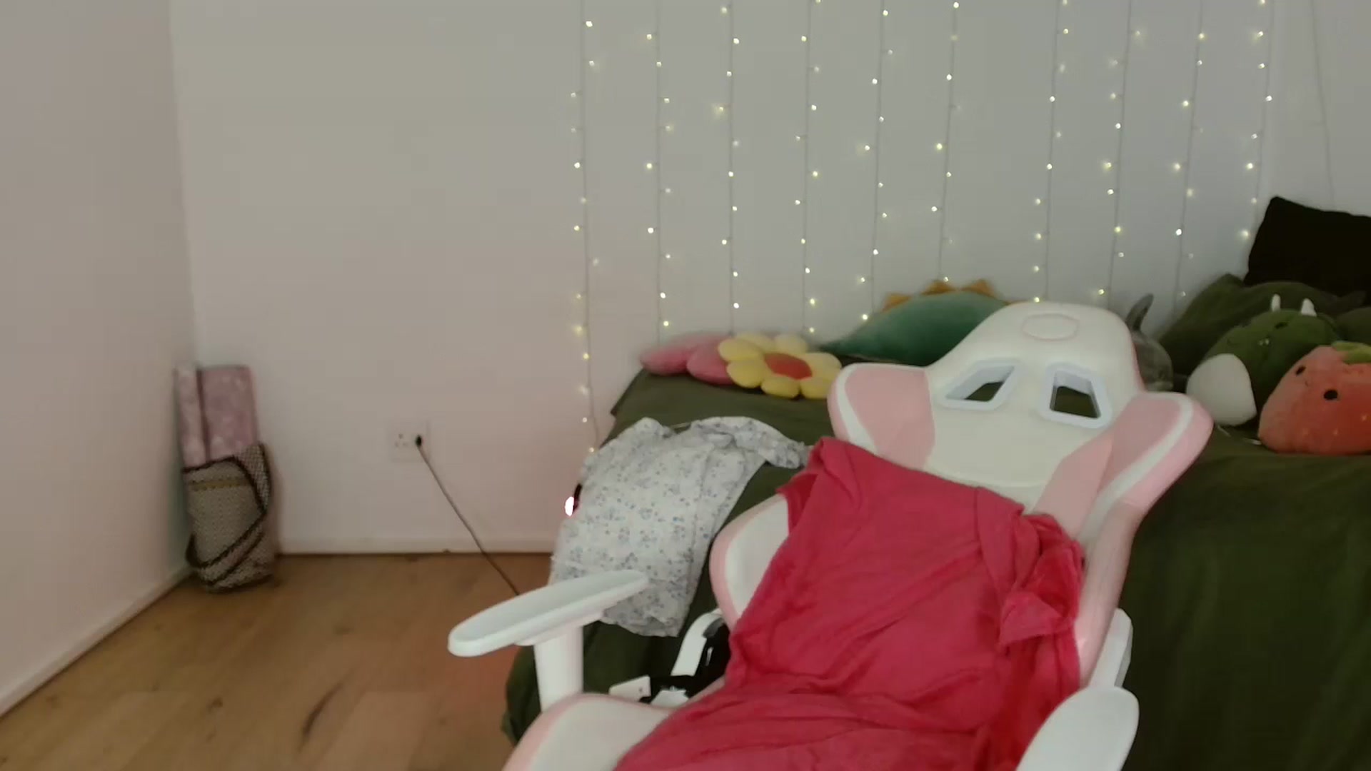 Gallery image thumbnail from Katara_'s myfreecams stream on, 07/19/2024, 15:19 image 14 of 20