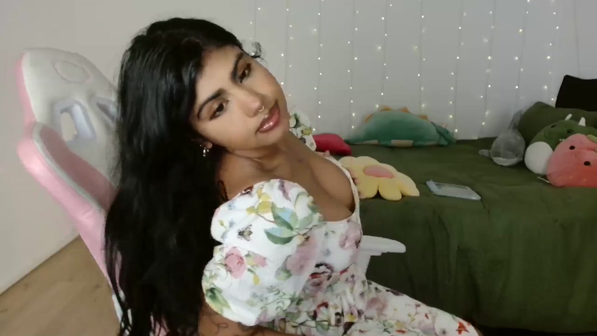 Gallery image thumbnail from Katara_'s myfreecams stream on, 08/16/2024, 12:57 image 5 of 20