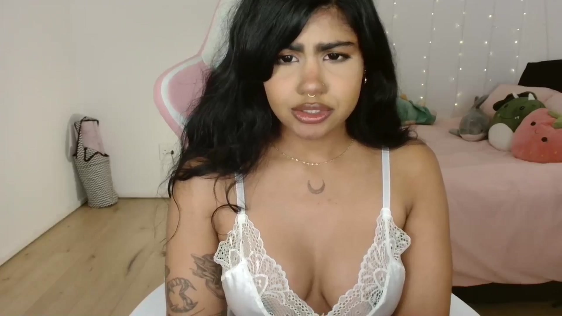 Gallery image thumbnail from Katara_'s myfreecams stream on, 08/20/2024, 10:53 image 8 of 20