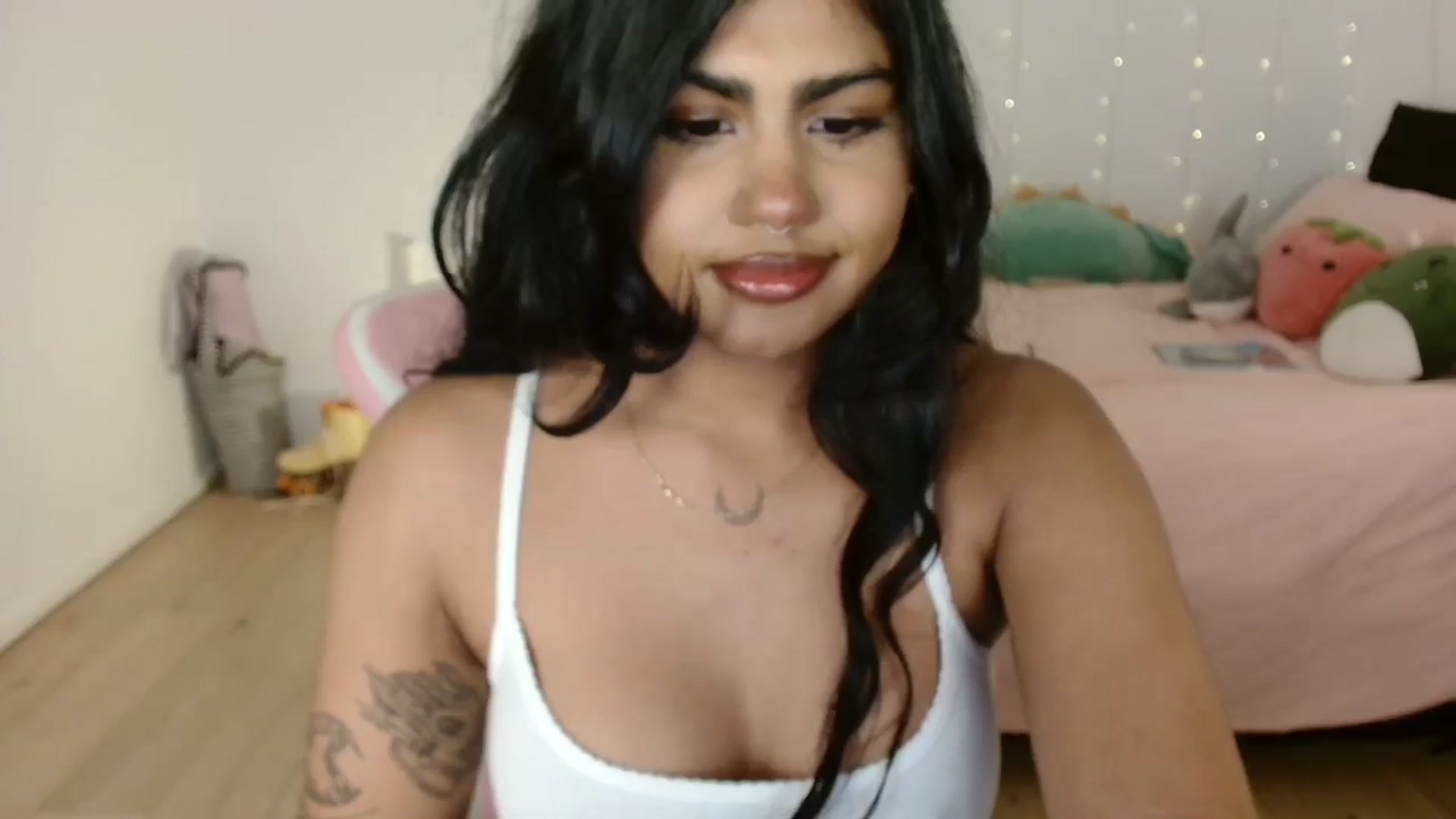 Gallery image thumbnail from Katara_'s myfreecams stream on, 08/22/2024, 14:48 image 8 of 20
