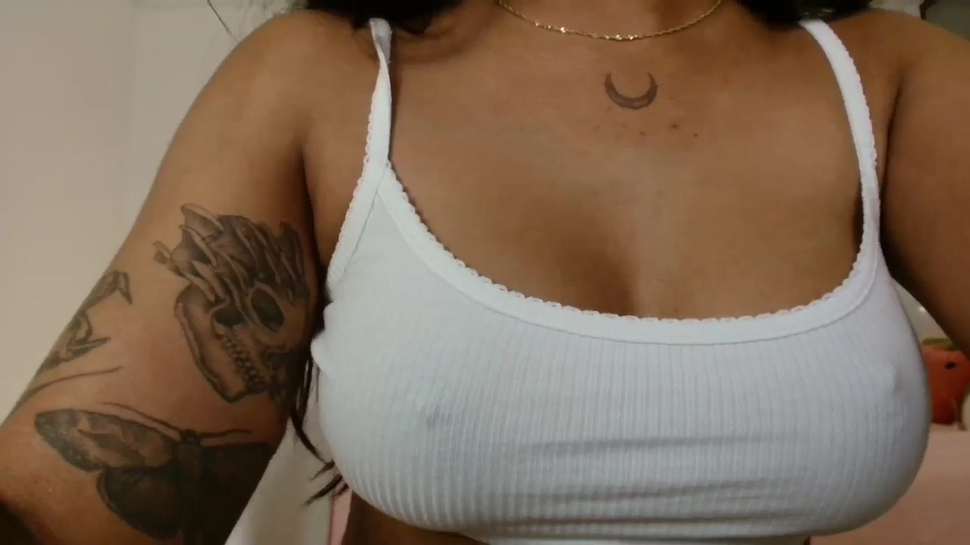 Gallery image thumbnail from Katara_'s myfreecams stream on, 08/22/2024, 17:04 image 14 of 20