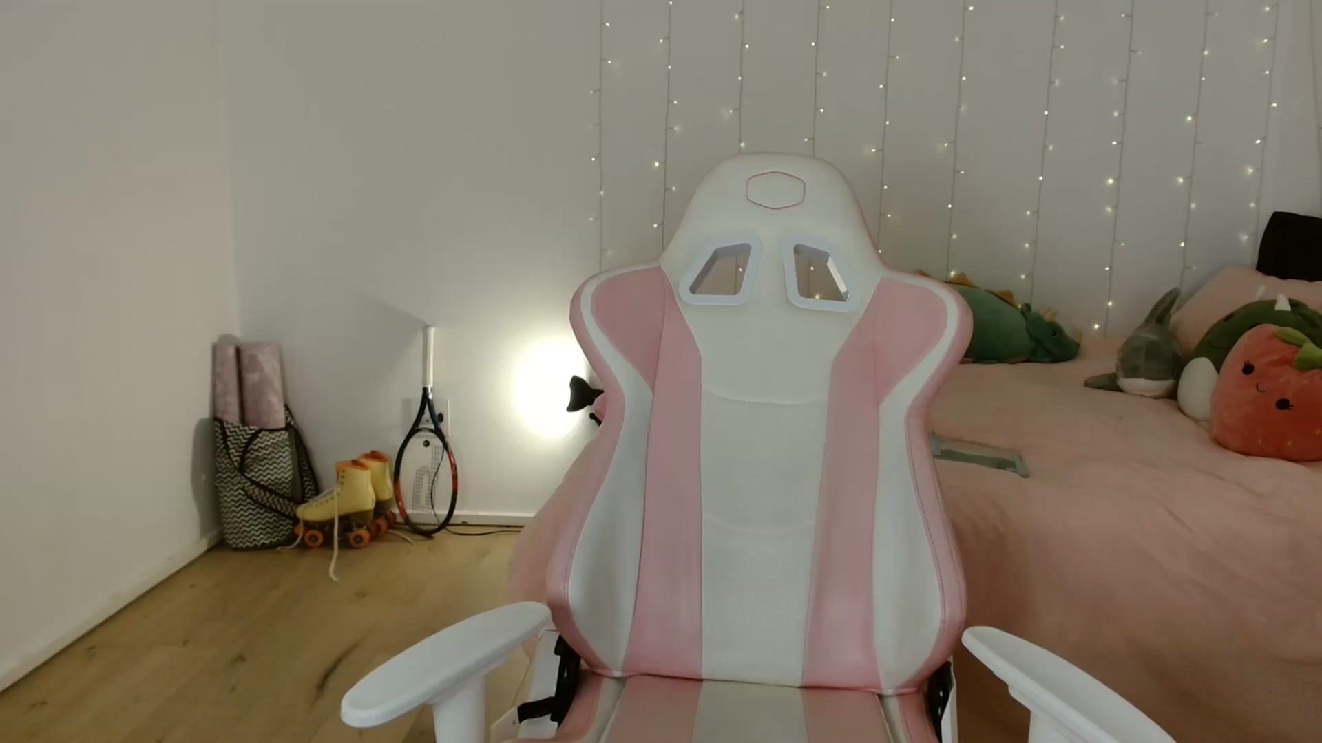 Gallery image thumbnail from Katara_'s myfreecams stream on, 09/05/2024, 15:30 image 1 of 20