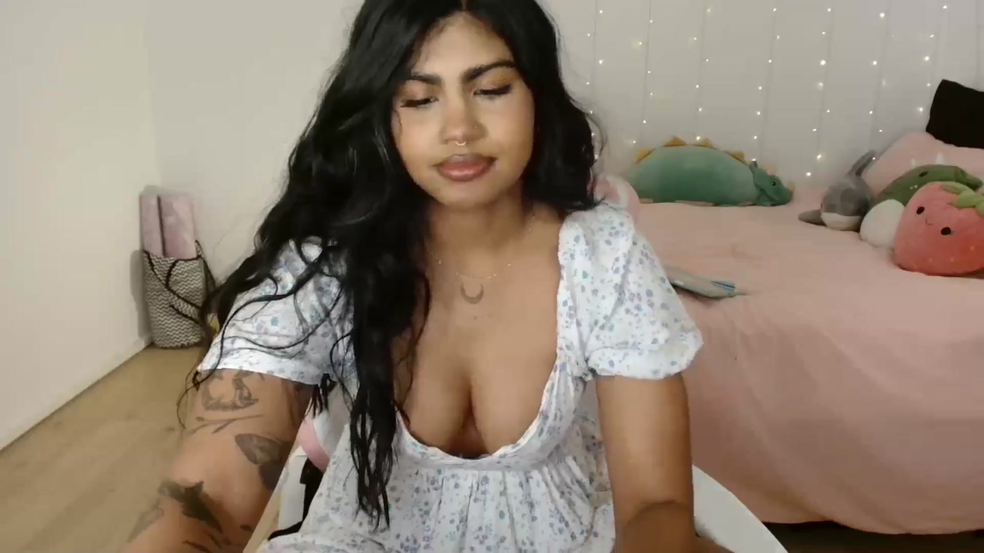 Gallery image thumbnail from Katara_'s myfreecams stream on, 09/06/2024, 12:15 image 19 of 20