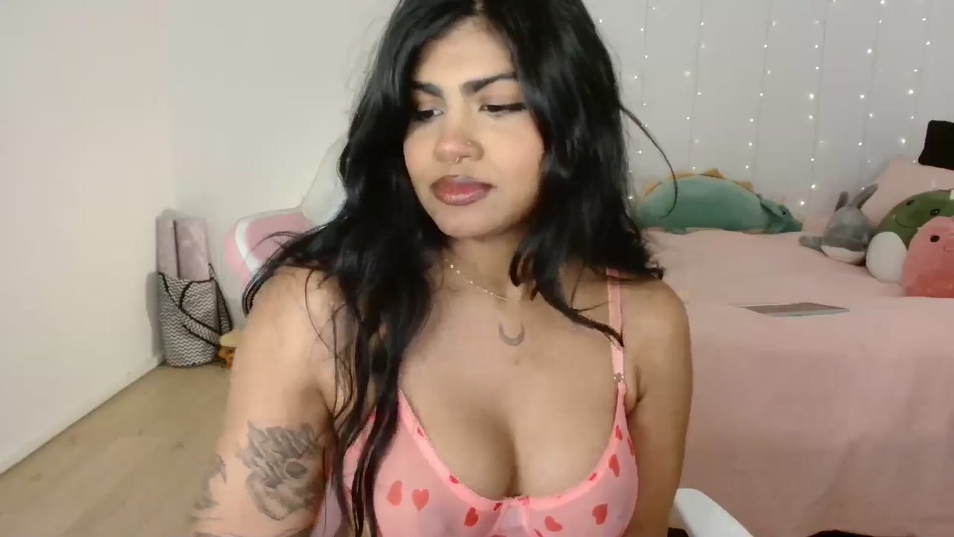 Gallery image thumbnail from Katara_'s myfreecams stream on, 09/10/2024, 10:35 image 17 of 20