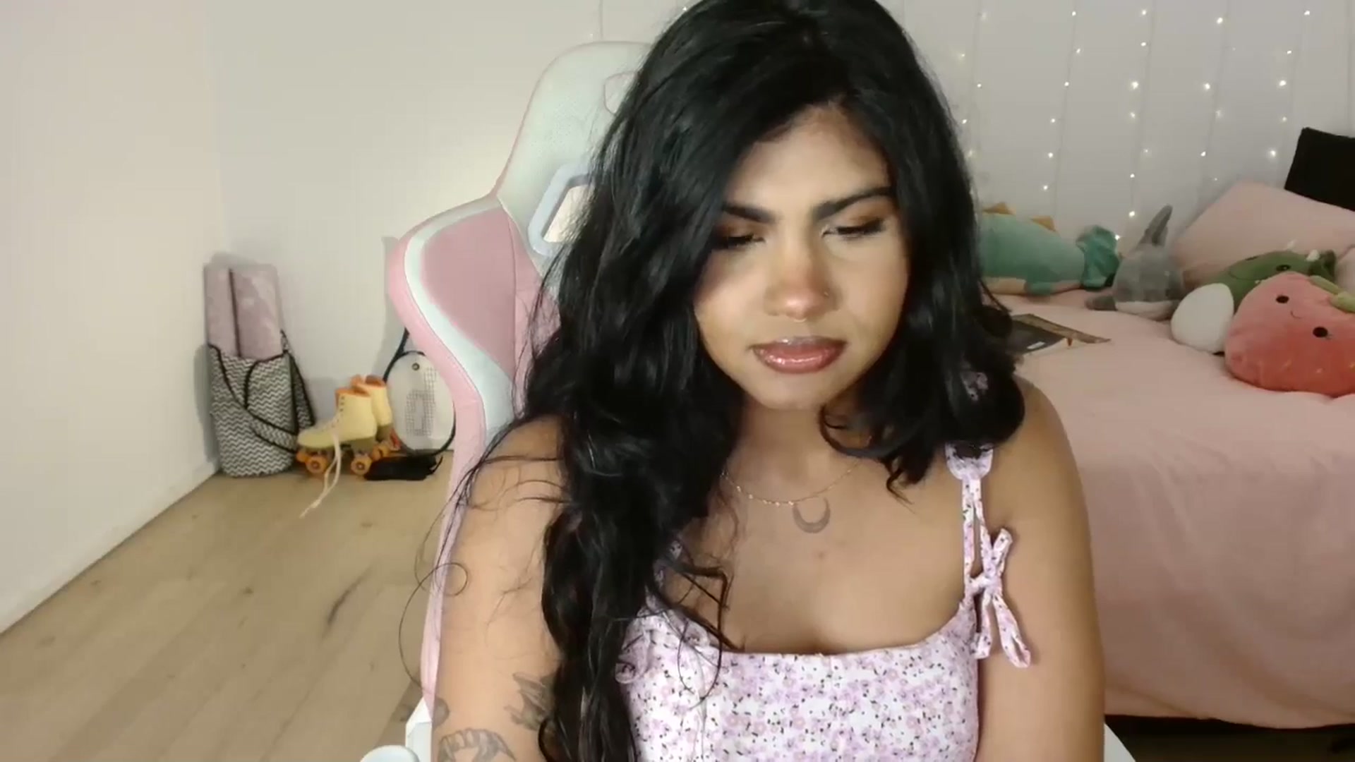 Gallery image thumbnail from Katara_'s myfreecams stream on, 09/18/2024, 15:27 image 18 of 20