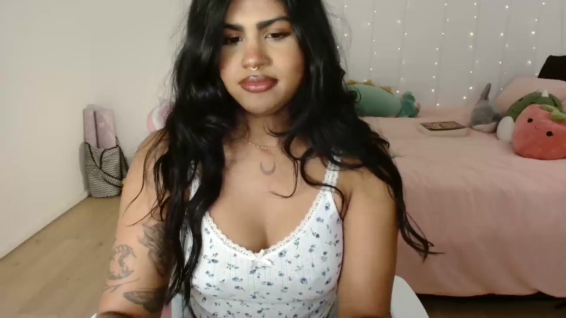 Gallery image thumbnail from Katara_'s myfreecams stream on, 09/19/2024, 09:50 image 20 of 20