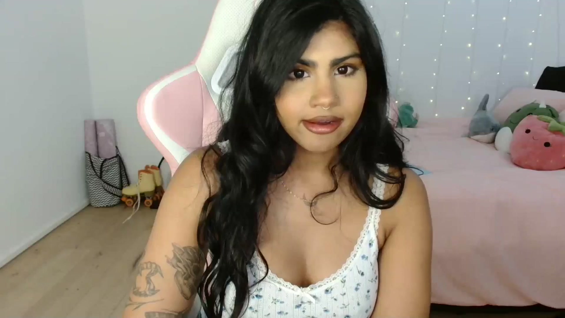 Gallery image thumbnail from Katara_'s myfreecams stream on, 09/19/2024, 12:54 image 2 of 20