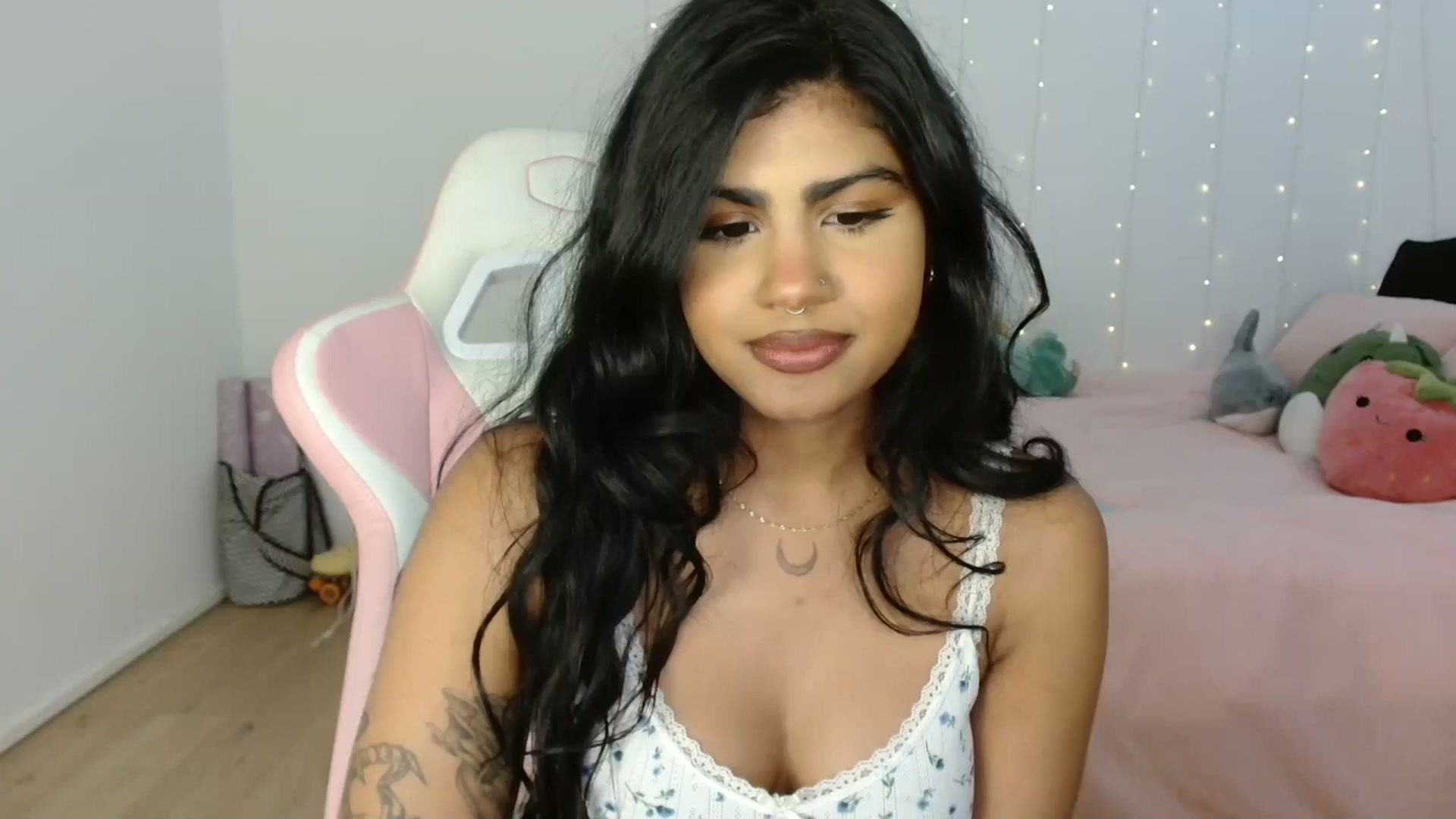 Gallery image thumbnail from Katara_'s myfreecams stream on, 09/19/2024, 12:54 image 20 of 20
