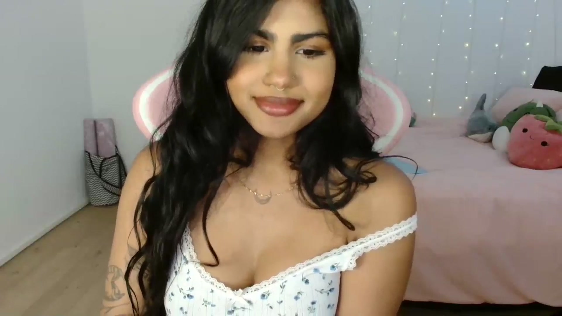 Gallery image thumbnail from Katara_'s myfreecams stream on, 09/19/2024, 12:54 image 4 of 20