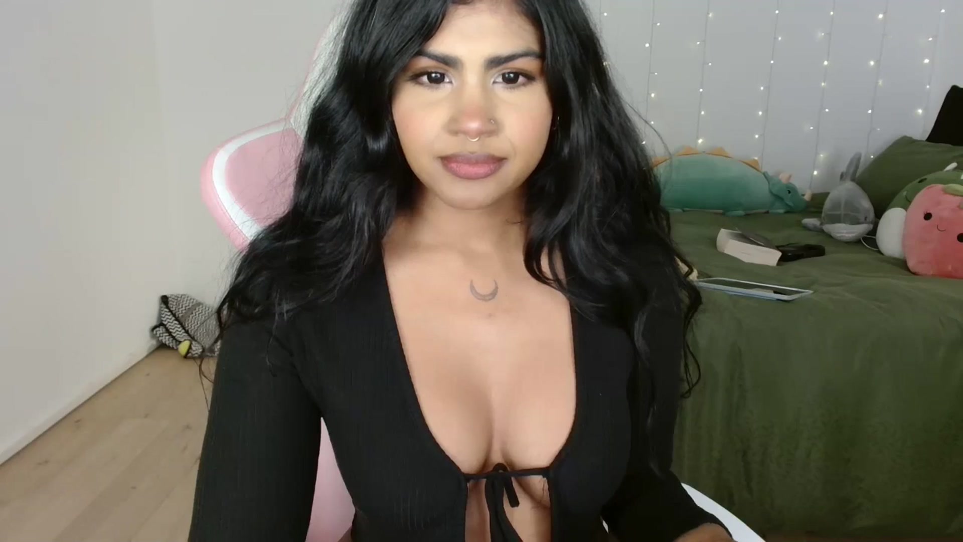 Gallery image thumbnail from Katara_'s myfreecams stream on, 10/02/2024, 09:40 image 6 of 20