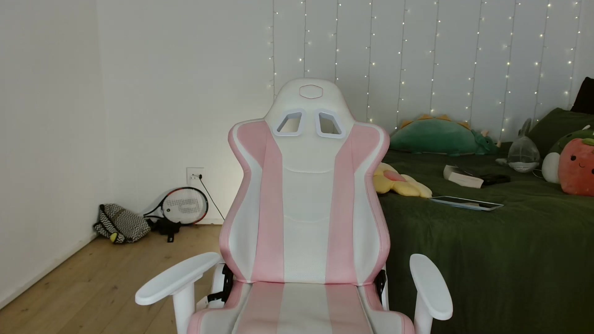 Gallery image thumbnail from Katara_'s myfreecams stream on, 10/02/2024, 10:15 image 12 of 20