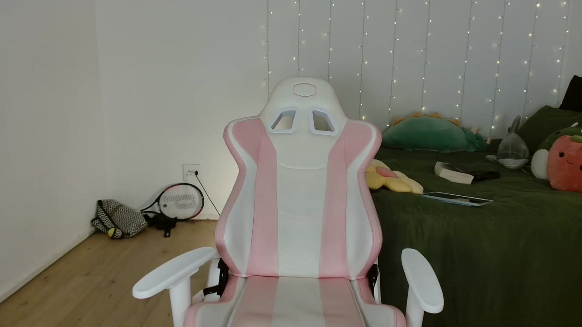 Gallery image thumbnail from Katara_'s myfreecams stream on, 10/02/2024, 10:15 image 13 of 20