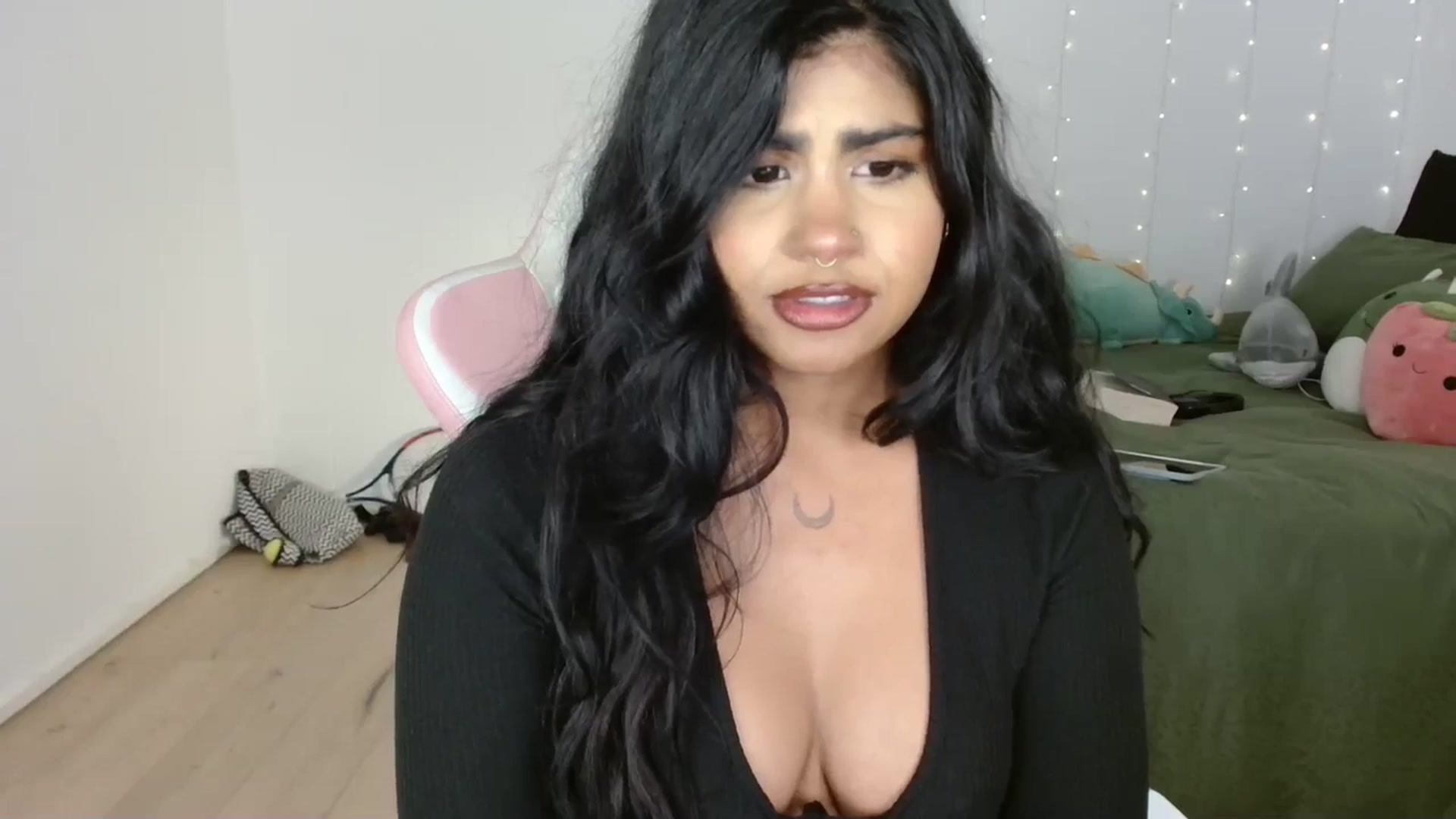 Gallery image thumbnail from Katara_'s myfreecams stream on, 10/02/2024, 12:32 image 2 of 20
