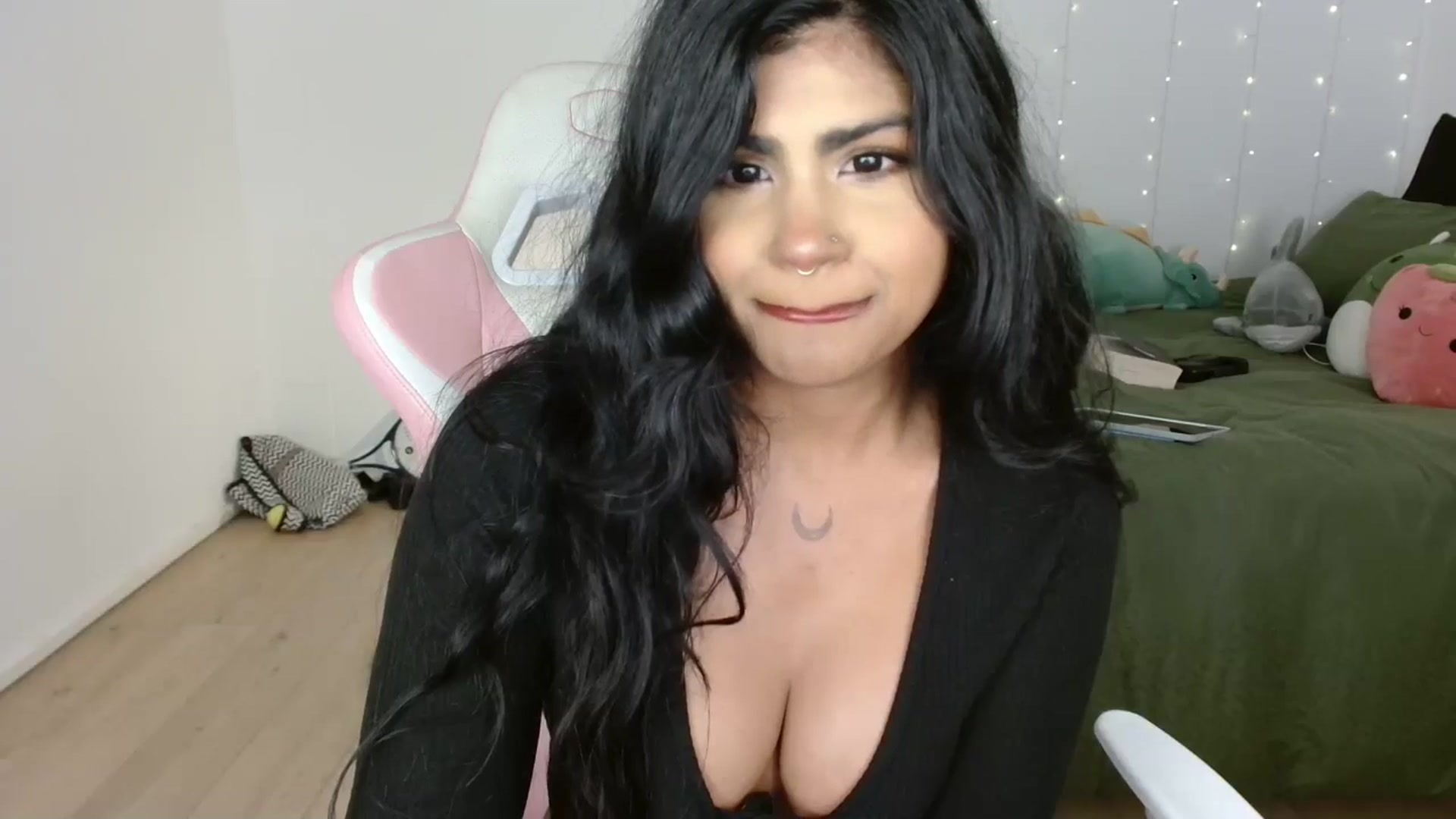 Gallery image thumbnail from Katara_'s myfreecams stream on, 10/02/2024, 12:32 image 11 of 20