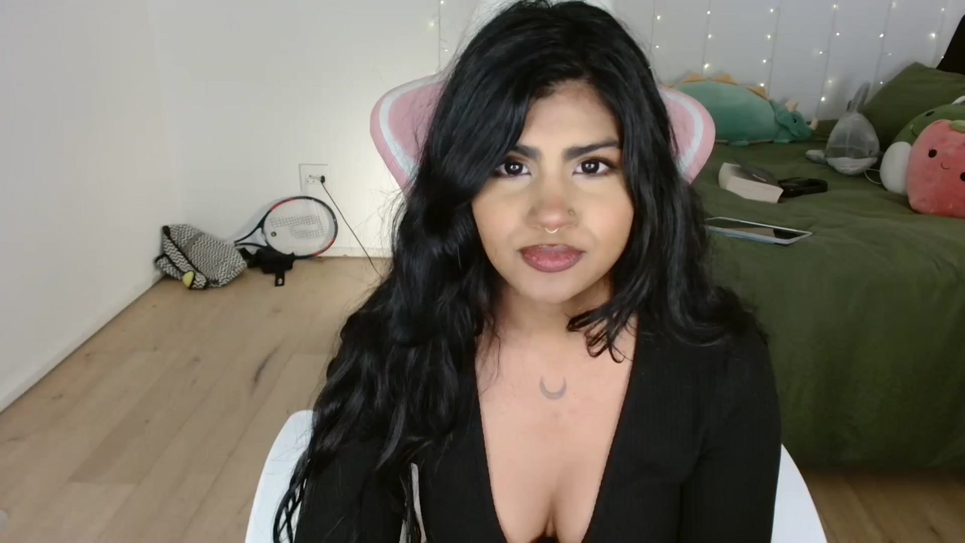 Gallery image thumbnail from Katara_'s myfreecams stream on, 10/02/2024, 12:32 image 16 of 20