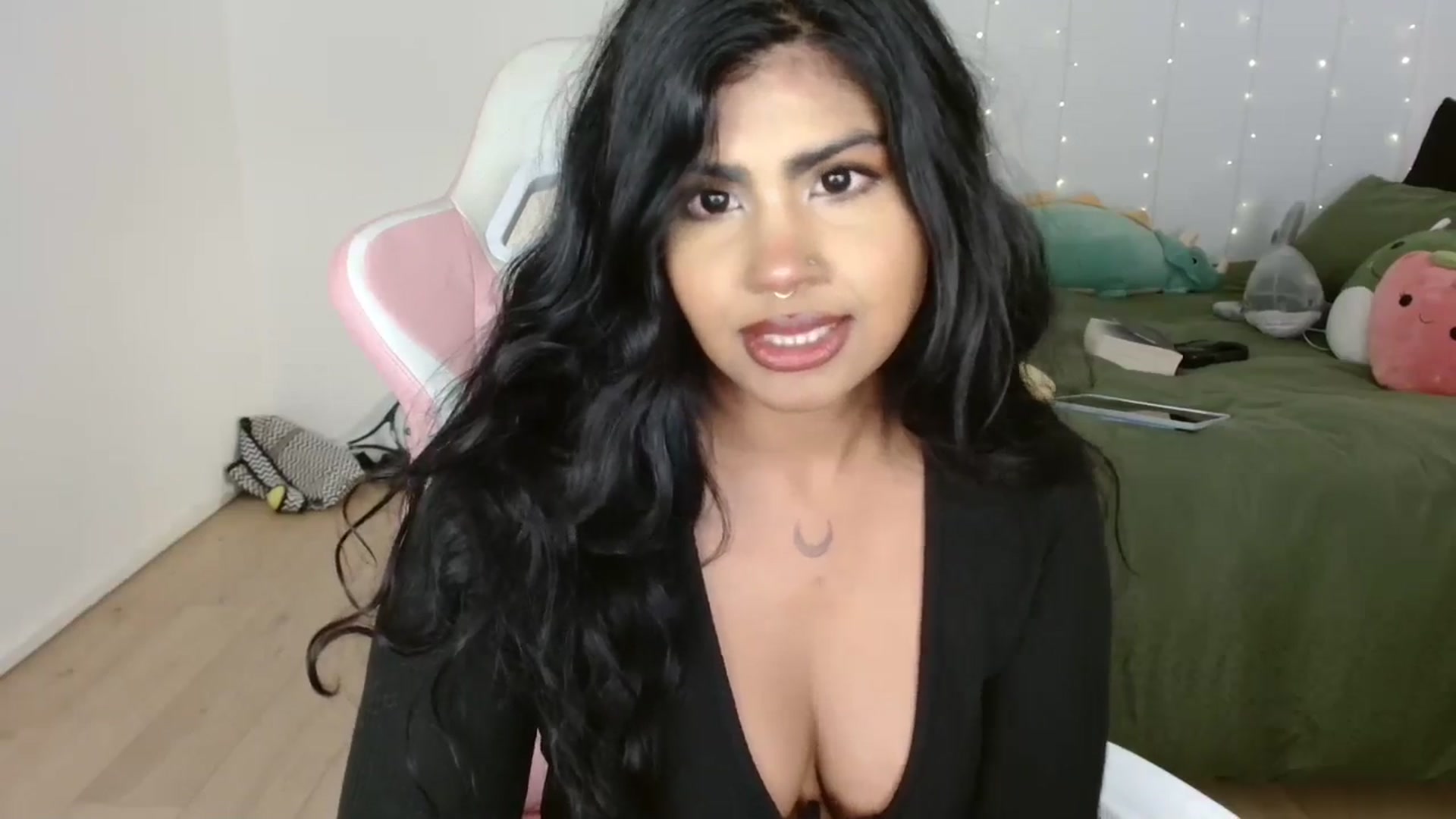 Gallery image thumbnail from Katara_'s myfreecams stream on, 10/02/2024, 12:32 image 20 of 20