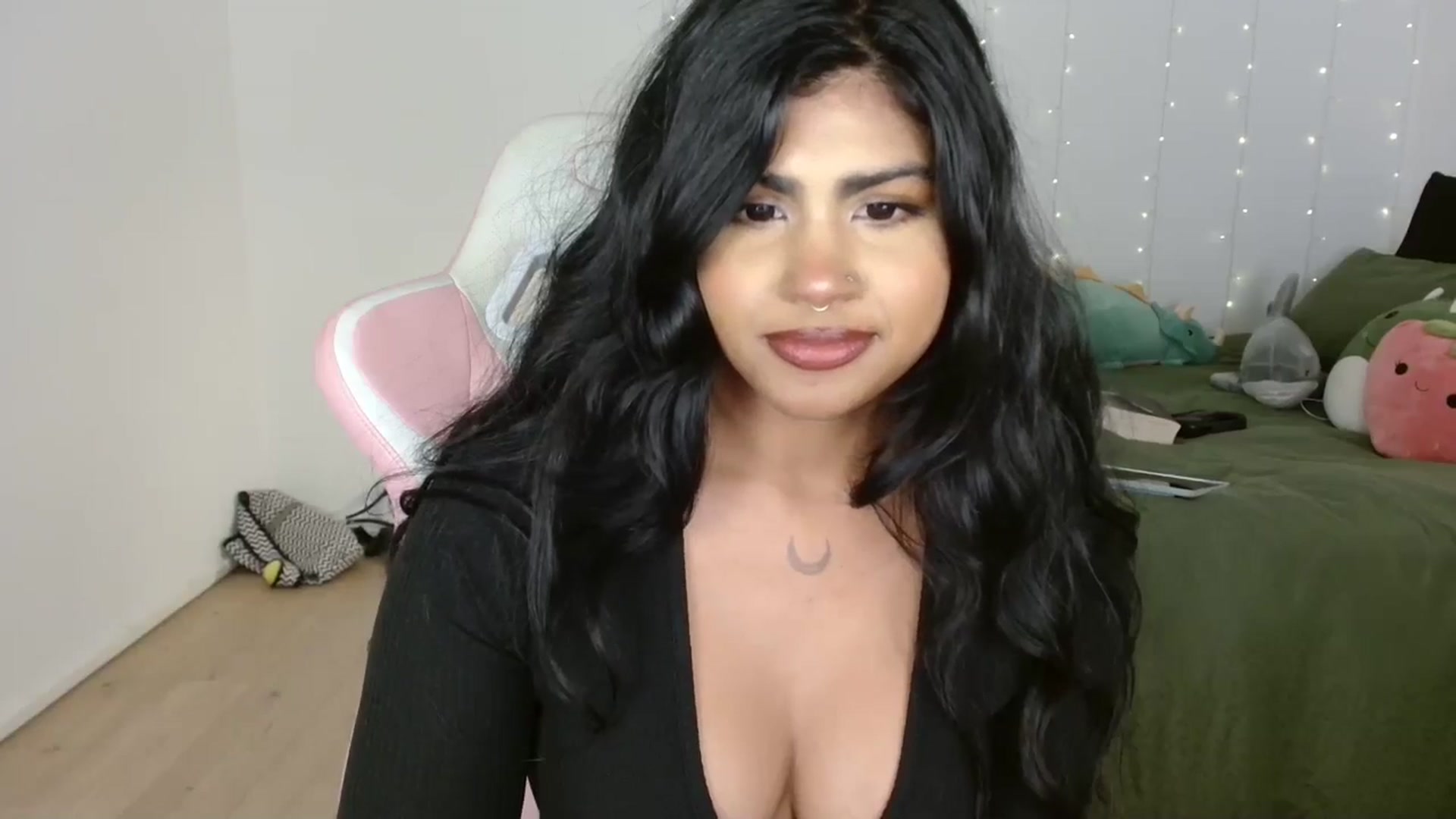 Gallery image thumbnail from Katara_'s myfreecams stream on, 10/02/2024, 12:32 image 6 of 20