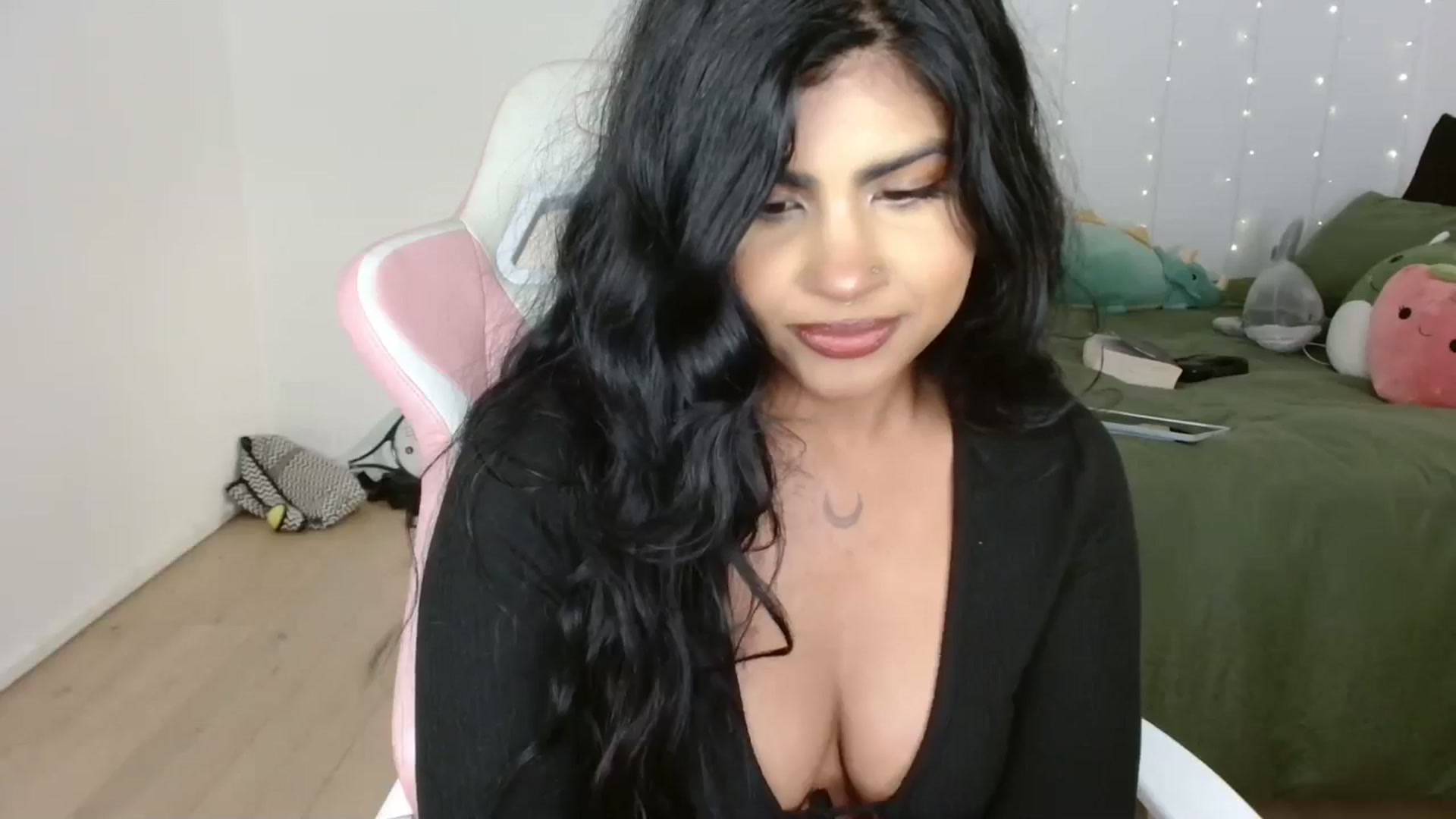 Gallery image thumbnail from Katara_'s myfreecams stream on, 10/02/2024, 12:32 image 12 of 20
