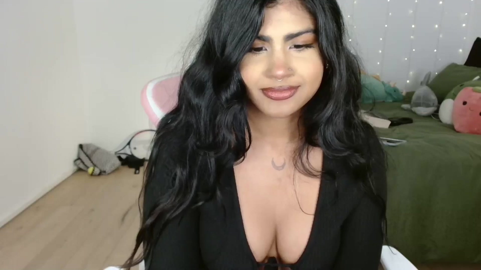 Gallery image thumbnail from Katara_'s myfreecams stream on, 10/02/2024, 12:32 image 8 of 20