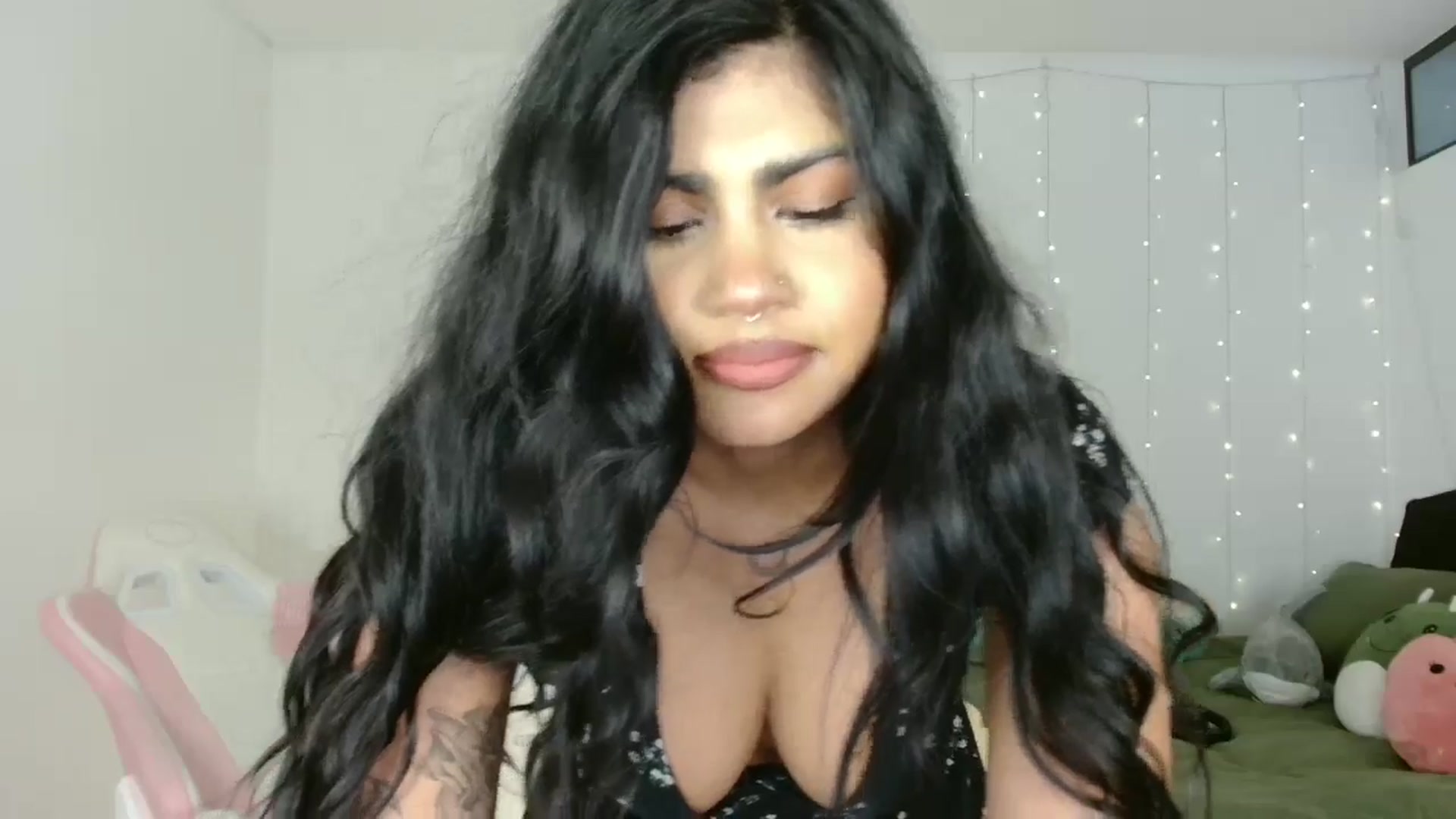 Gallery image thumbnail from Katara_'s myfreecams stream on, 10/03/2024, 09:58 image 13 of 20