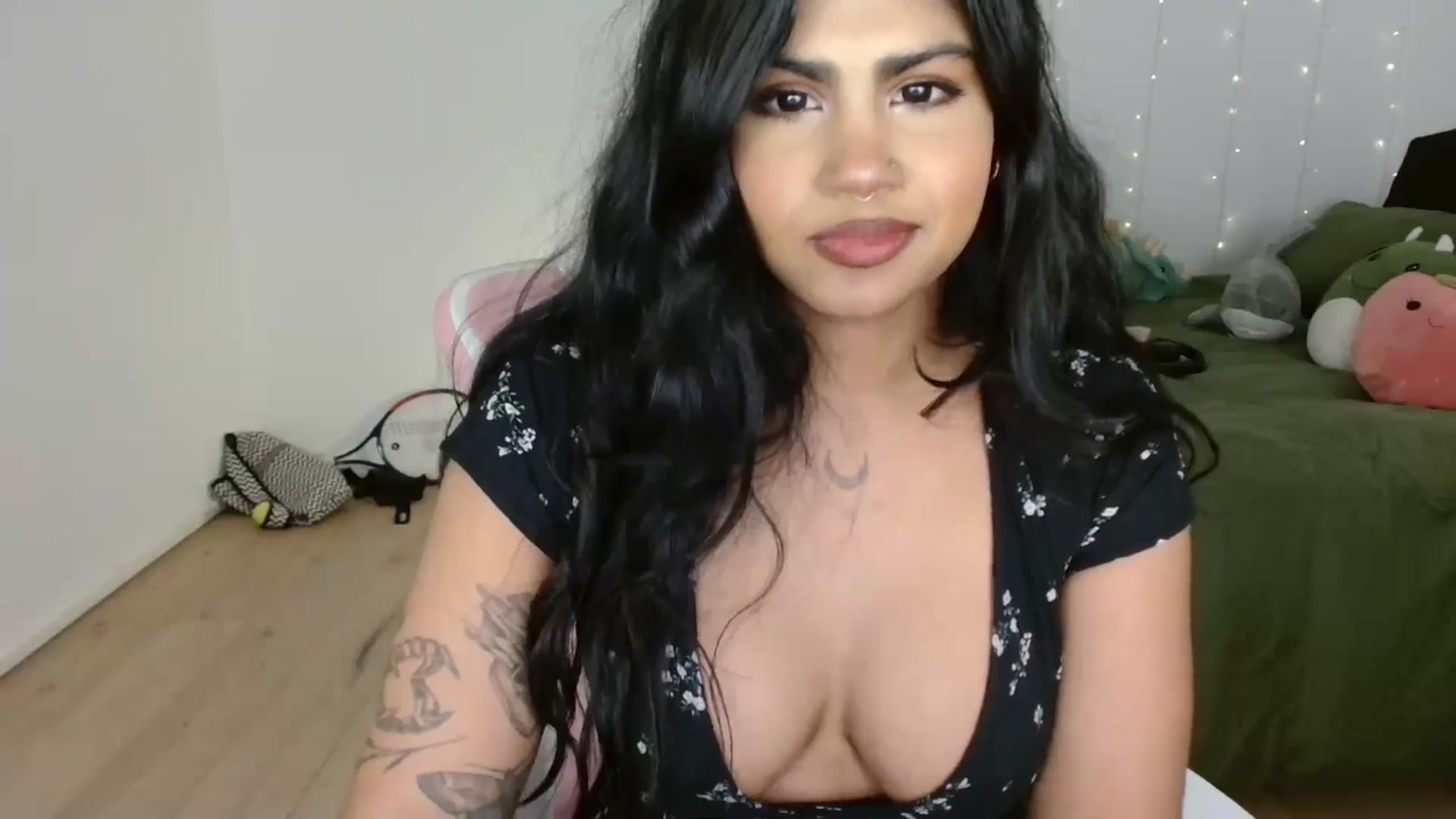 Gallery image thumbnail from Katara_'s myfreecams stream on, 10/03/2024, 09:58 image 6 of 20