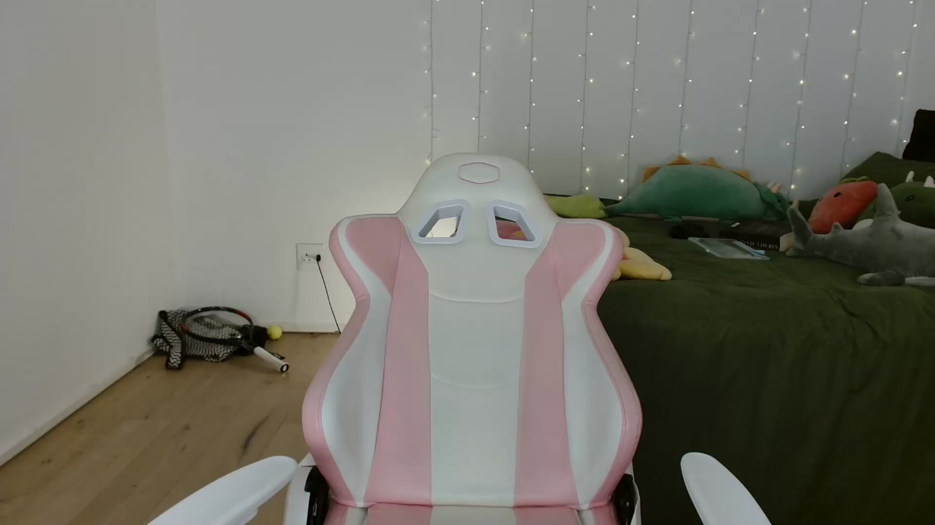 Gallery image thumbnail from Katara_'s myfreecams stream on, 10/04/2024, 18:26 image 20 of 20