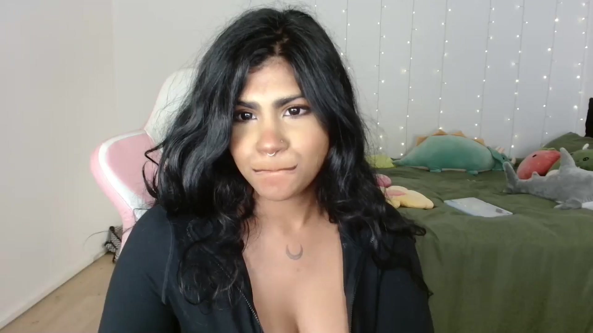 Gallery image thumbnail from Katara_'s myfreecams stream on, 10/07/2024, 15:37 image 11 of 20