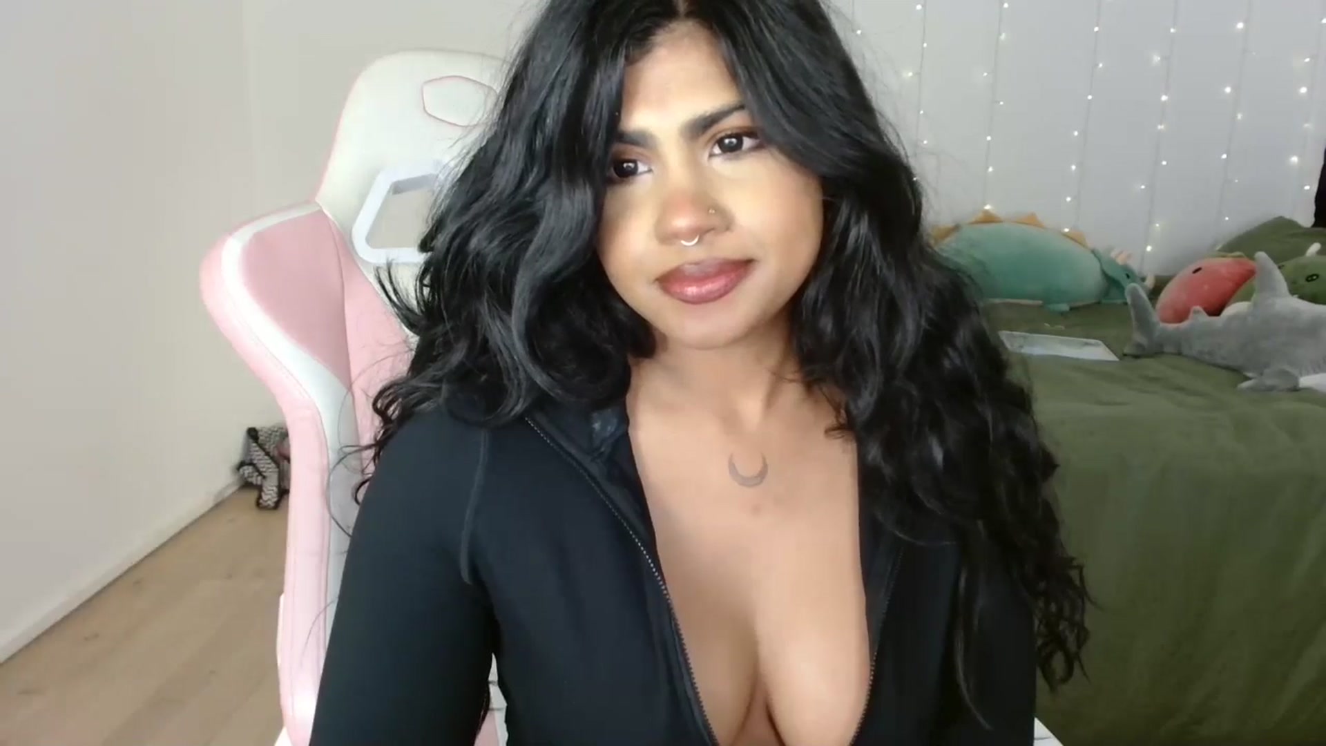 Gallery image thumbnail from Katara_'s myfreecams stream on, 10/07/2024, 15:37 image 8 of 20