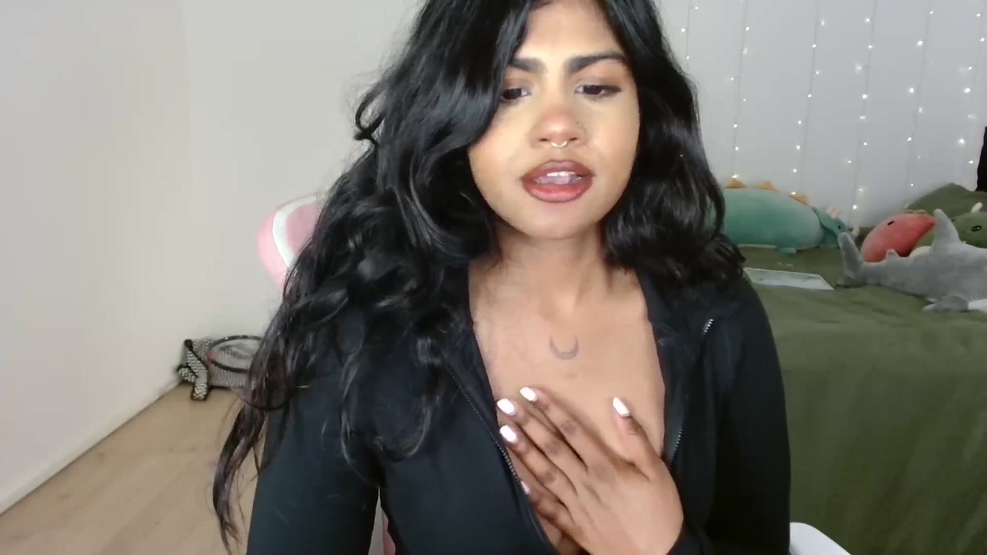 Gallery image thumbnail from Katara_'s myfreecams stream on, 10/07/2024, 15:37 image 2 of 20