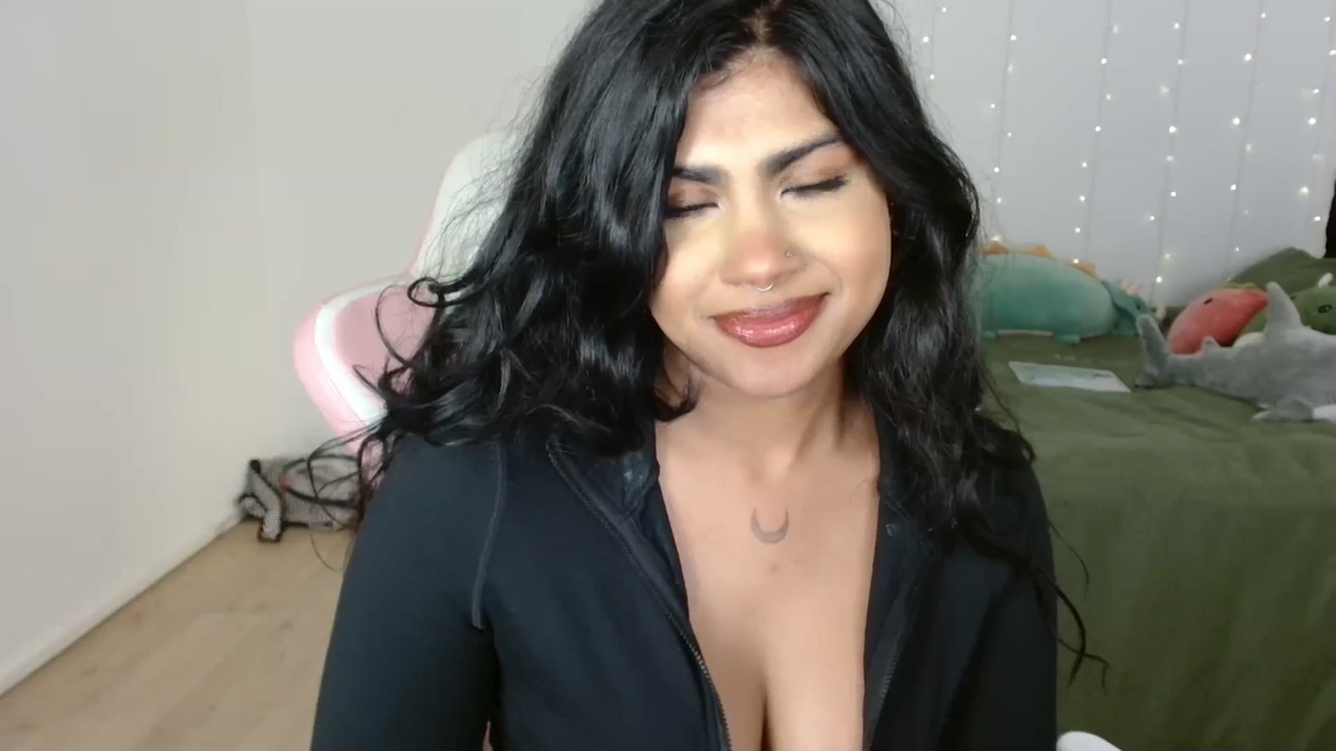 Gallery image thumbnail from Katara_'s myfreecams stream on, 10/07/2024, 15:37 image 3 of 20