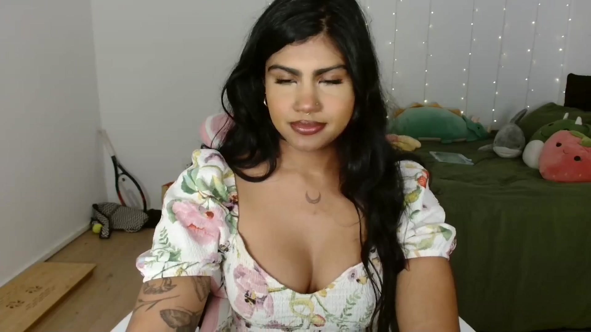 Gallery image thumbnail from Katara_'s myfreecams stream on, 10/11/2024, 09:11 image 10 of 20