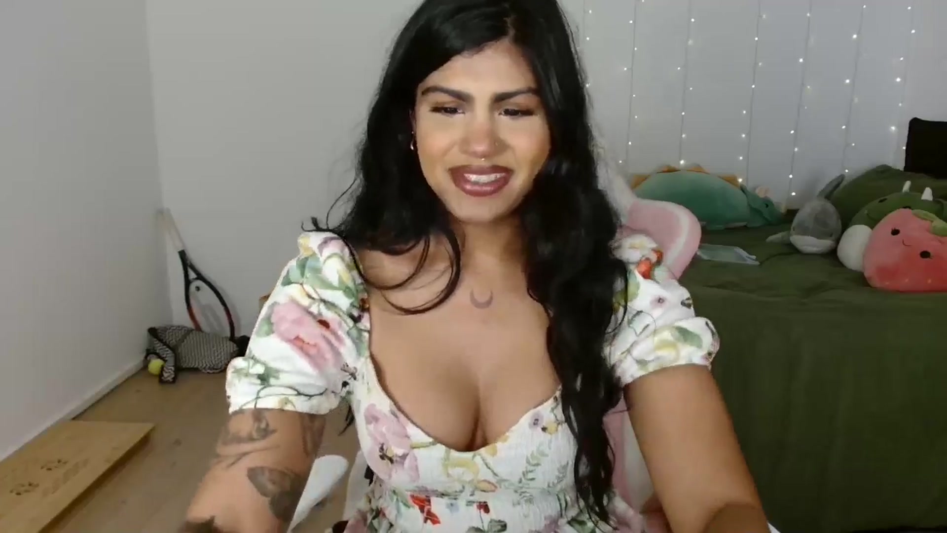 Gallery image thumbnail from Katara_'s myfreecams stream on, 10/11/2024, 09:11 image 20 of 20