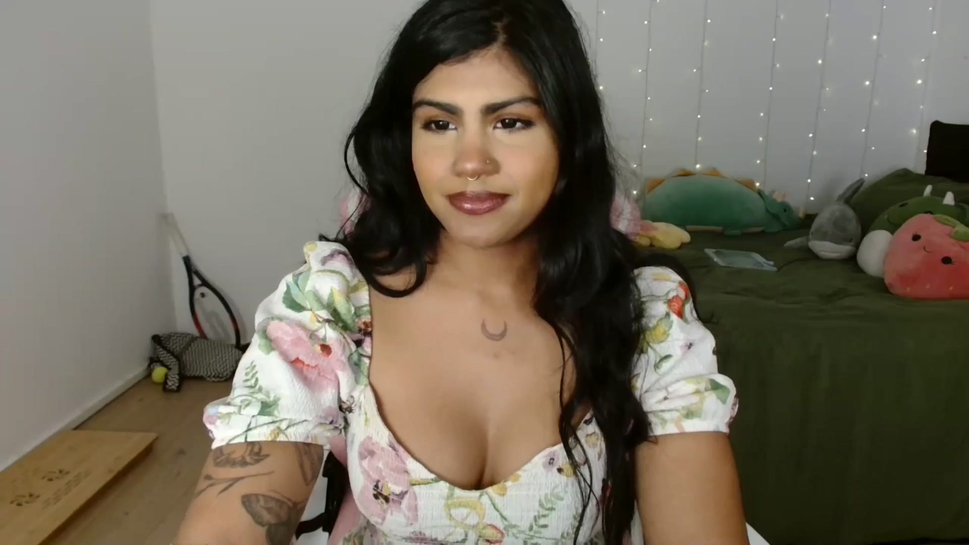 Gallery image thumbnail from Katara_'s myfreecams stream on, 10/11/2024, 09:11 image 9 of 20
