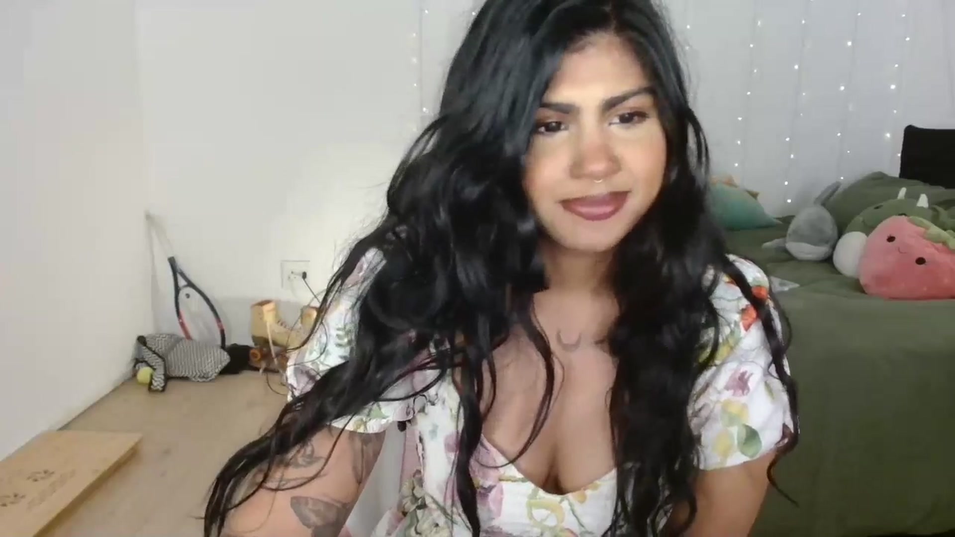 Gallery image thumbnail from Katara_'s myfreecams stream on, 10/11/2024, 11:17 image 16 of 20