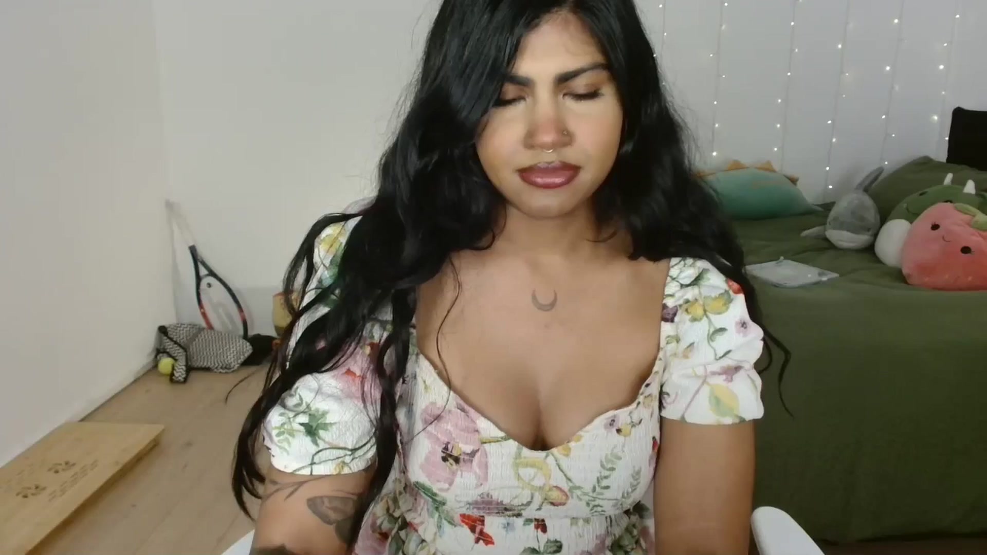 Gallery image thumbnail from Katara_'s myfreecams stream on, 10/11/2024, 11:17 image 5 of 20