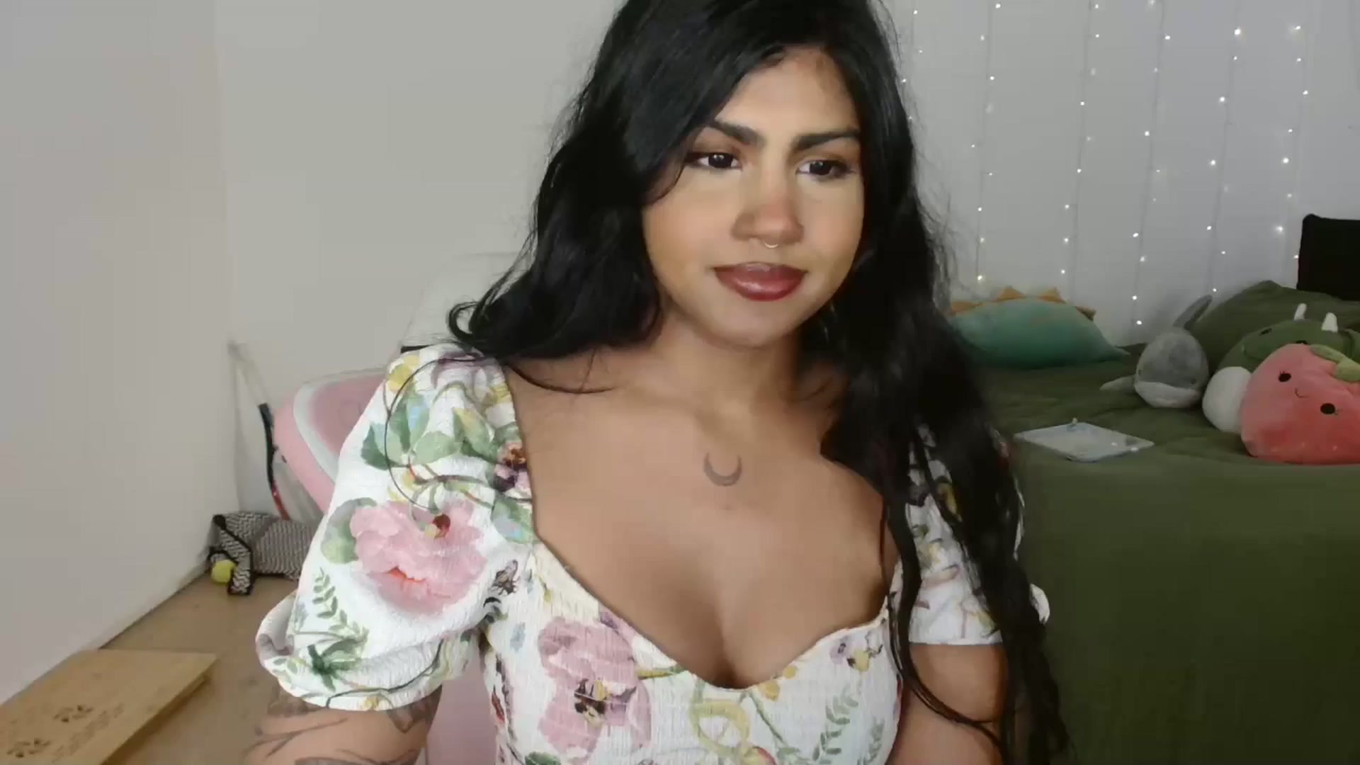 Gallery image thumbnail from Katara_'s myfreecams stream on, 10/11/2024, 11:17 image 1 of 20