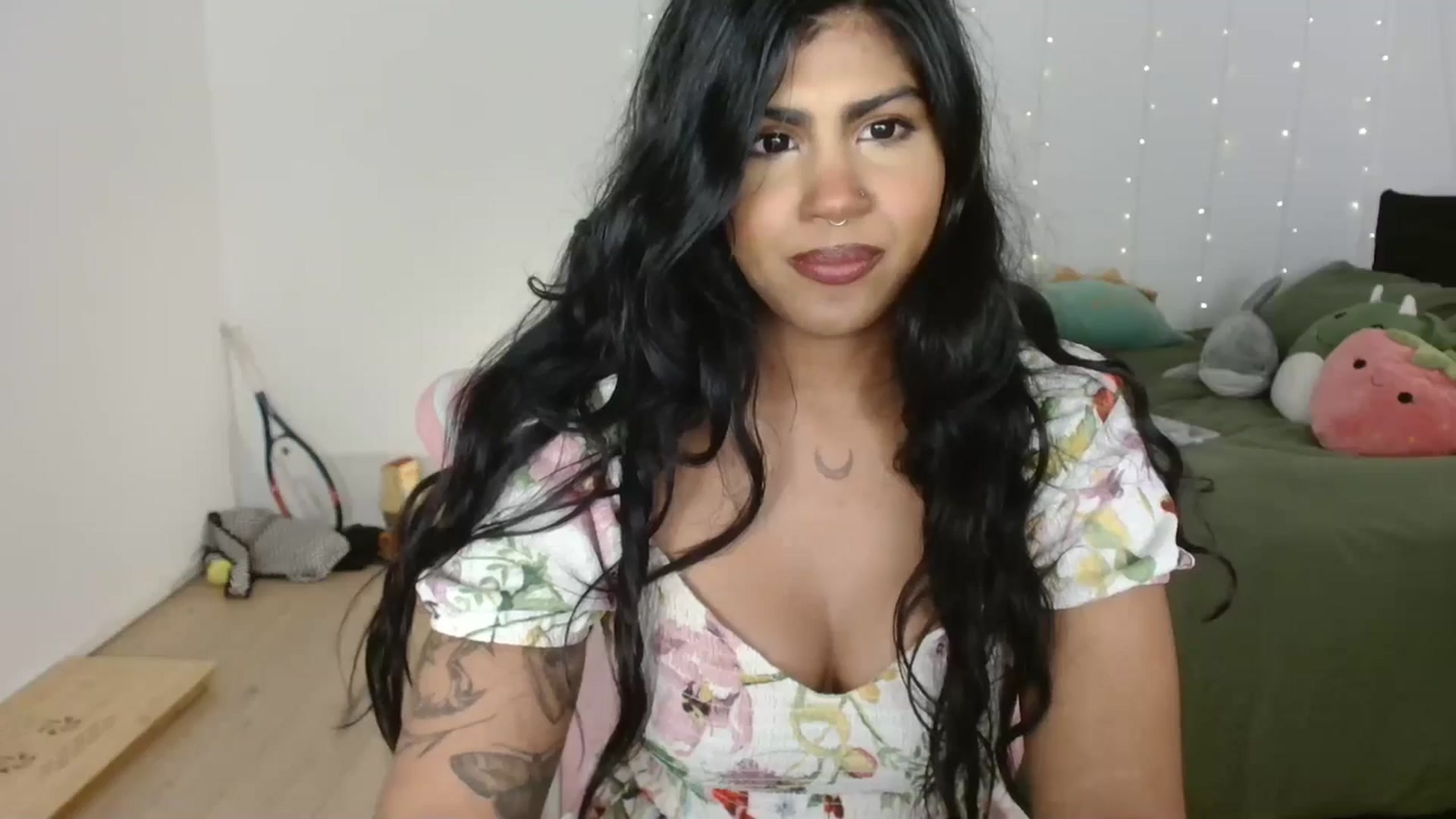 Gallery image thumbnail from Katara_'s myfreecams stream on, 10/11/2024, 11:17 image 17 of 20