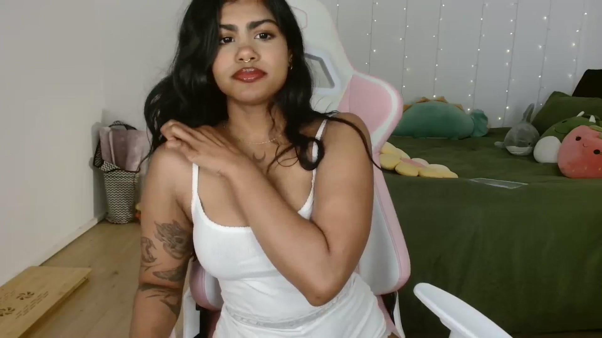 Gallery image thumbnail from Katara_'s myfreecams stream on, 10/22/2024, 08:56 image 4 of 20