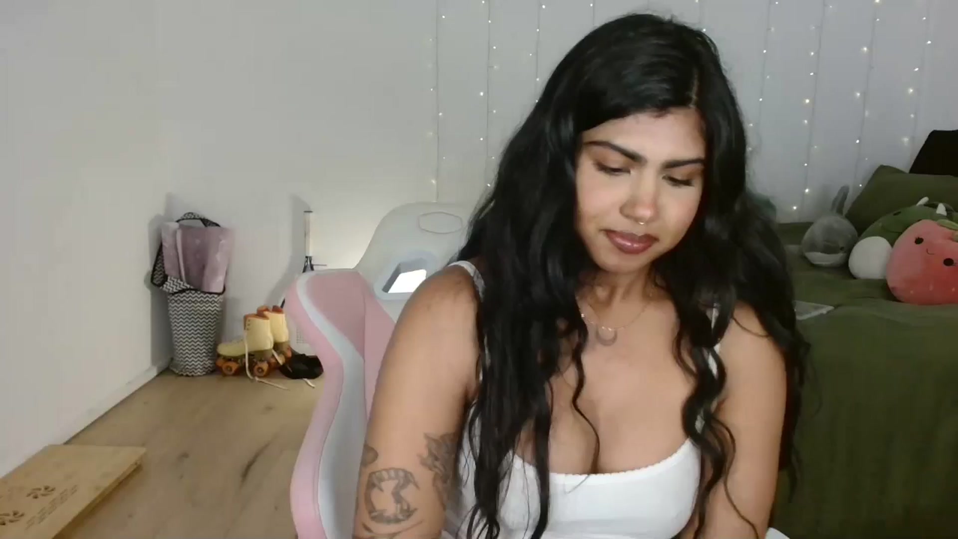 Gallery image thumbnail from Katara_'s myfreecams stream on, 10/22/2024, 14:06 image 10 of 20