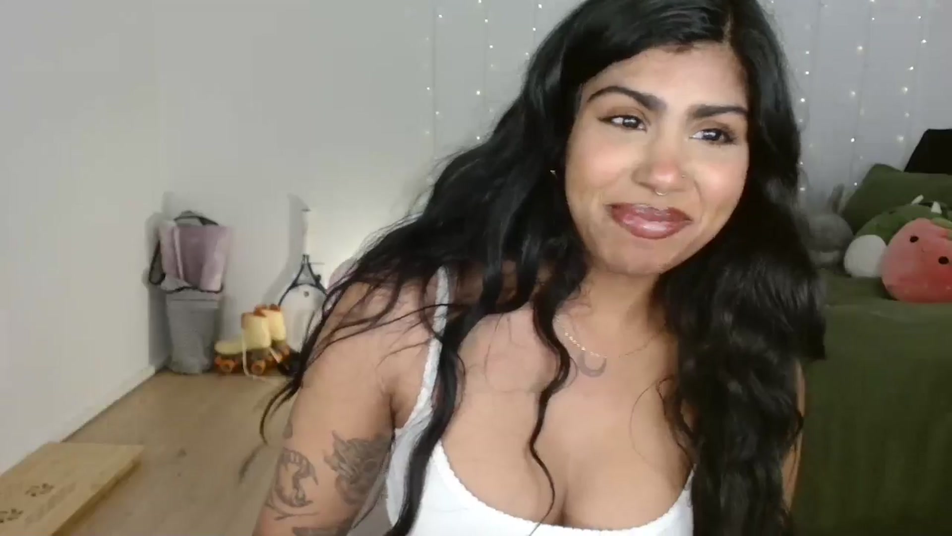 Gallery image thumbnail from Katara_'s myfreecams stream on, 10/22/2024, 14:06 image 7 of 20