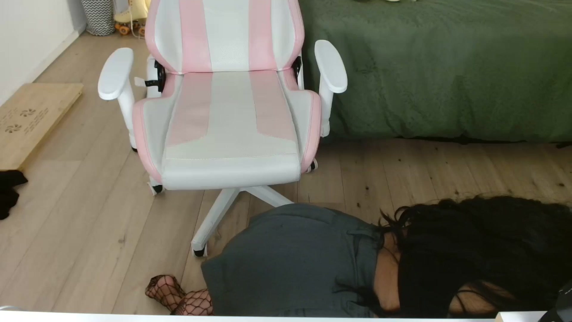 Gallery image thumbnail from Katara_'s myfreecams stream on, 10/23/2024, 11:27 image 9 of 20