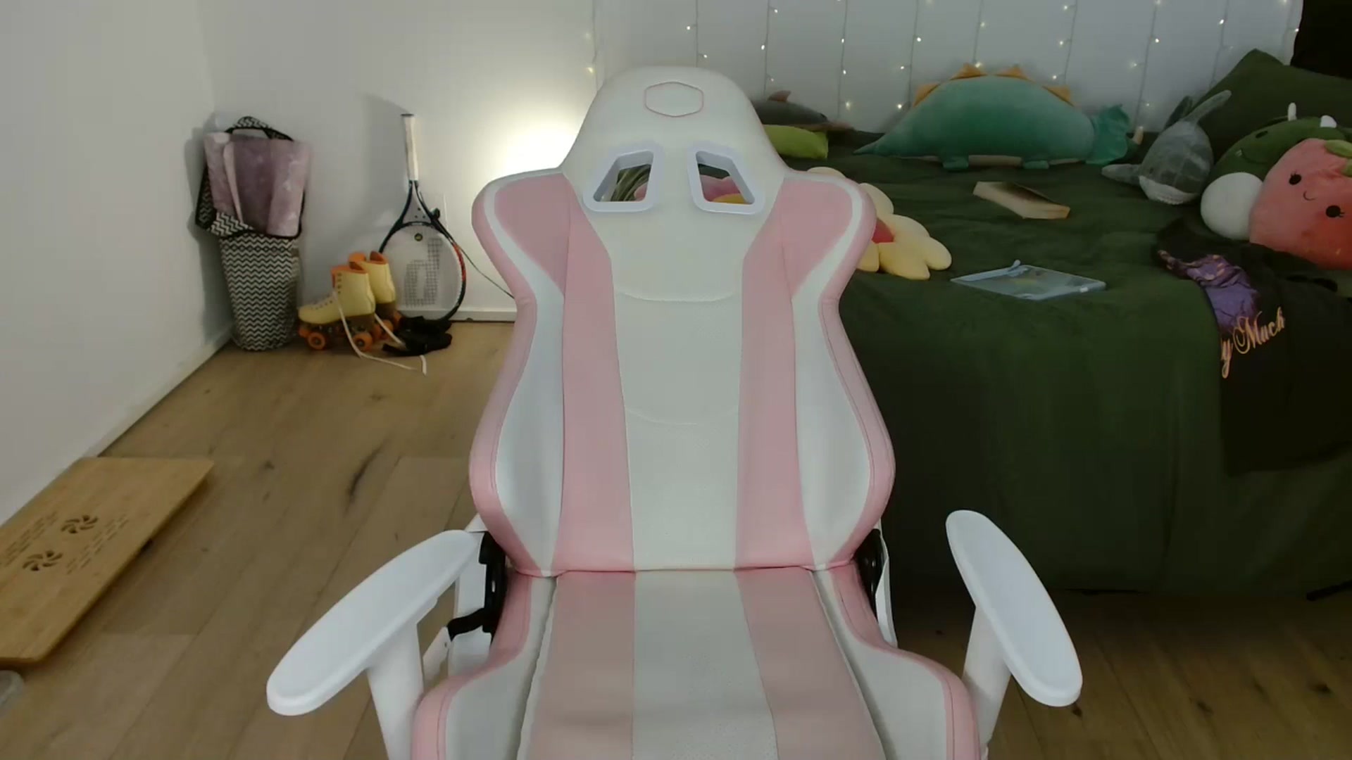 Gallery image thumbnail from Katara_'s myfreecams stream on, 10/29/2024, 14:32 image 11 of 20