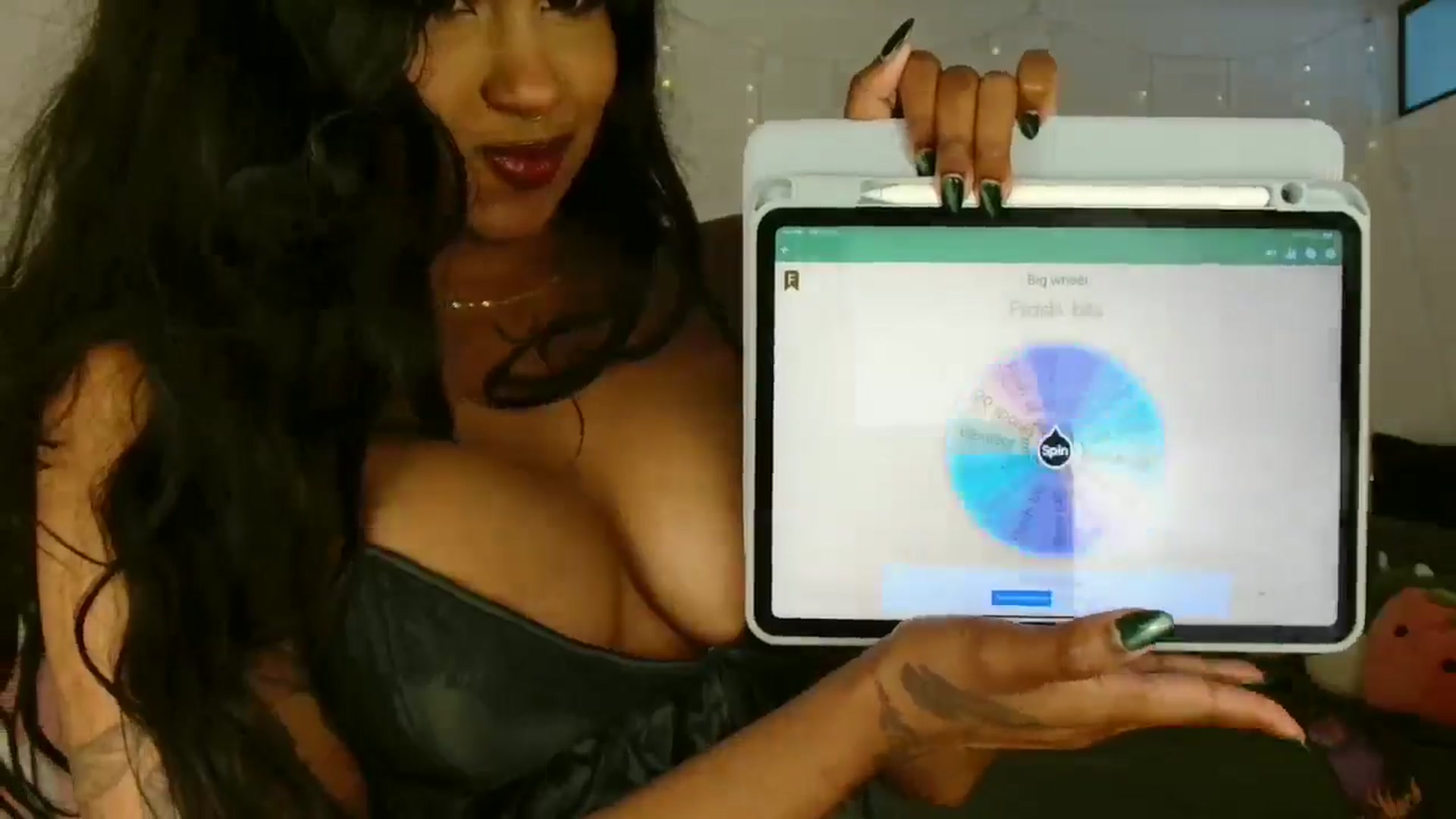 Gallery image thumbnail from Katara_'s myfreecams stream on, 10/29/2024, 15:28 image 6 of 20